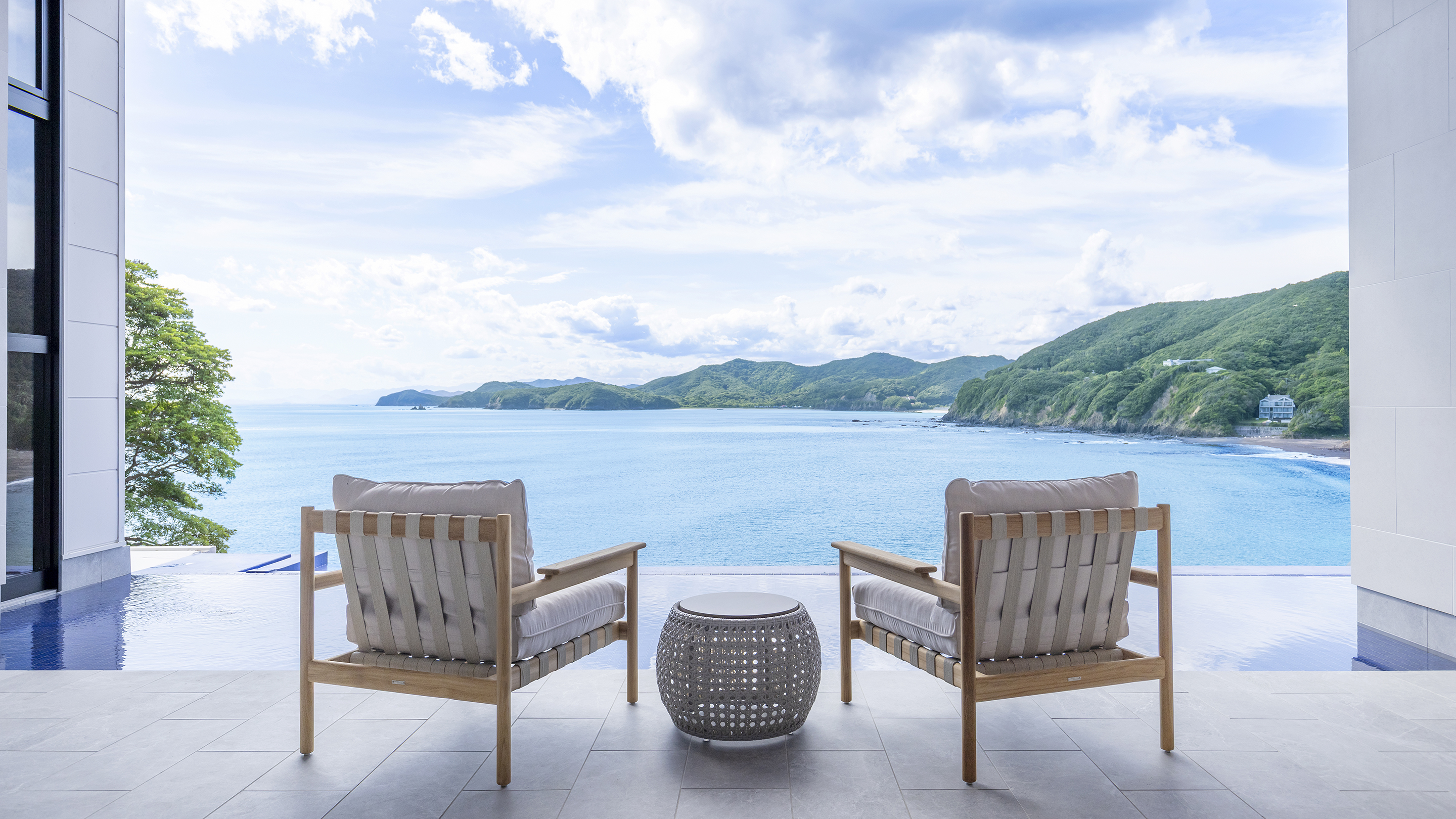 オーシャンラウンジ