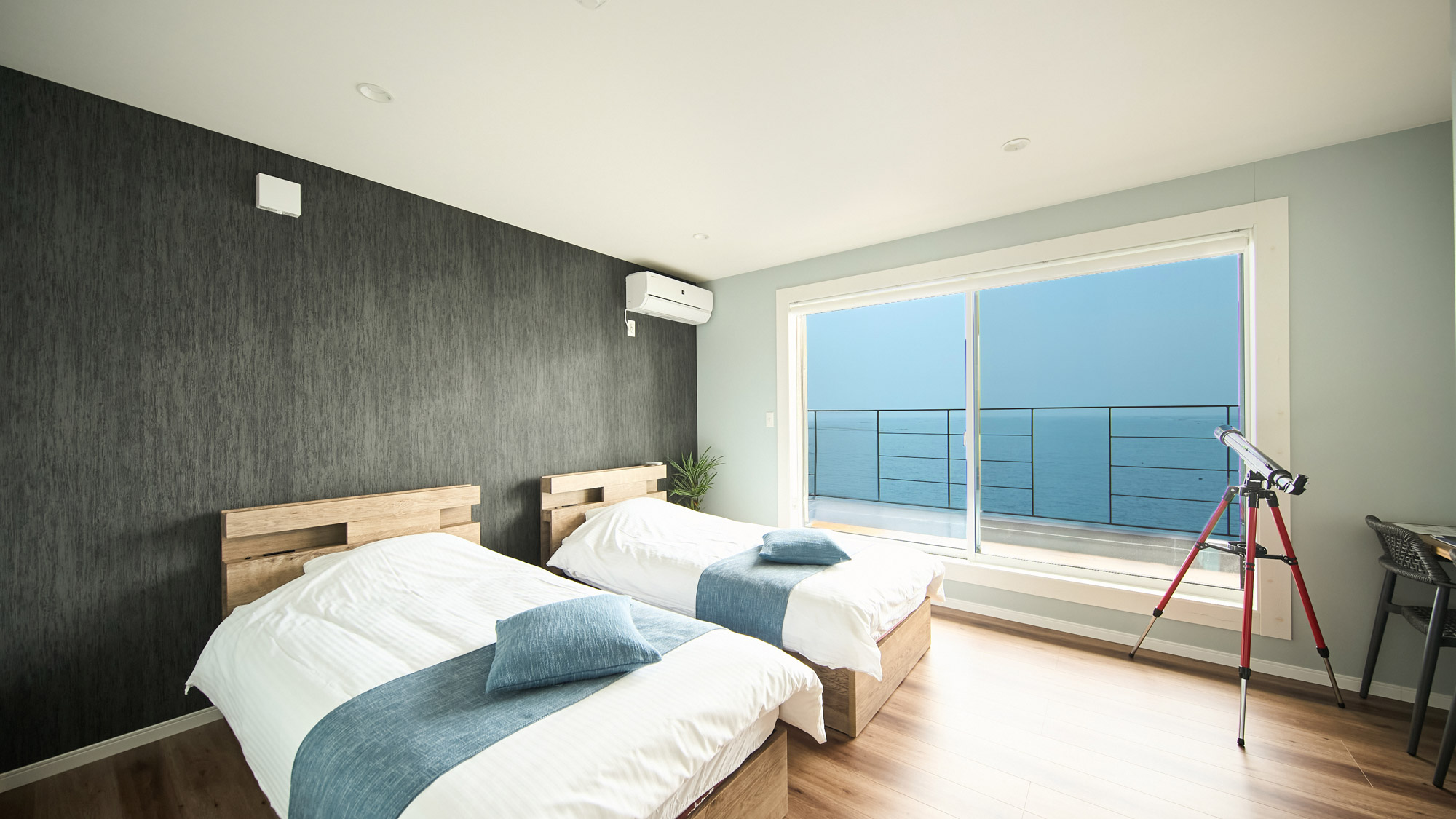 寝室2：シングルベッド2台