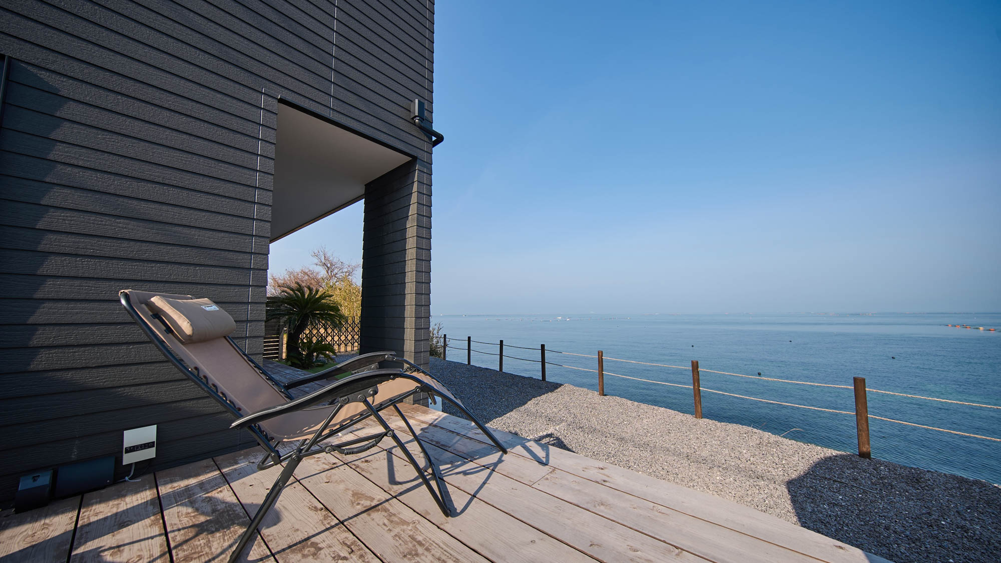 海を望むガーデンスペース