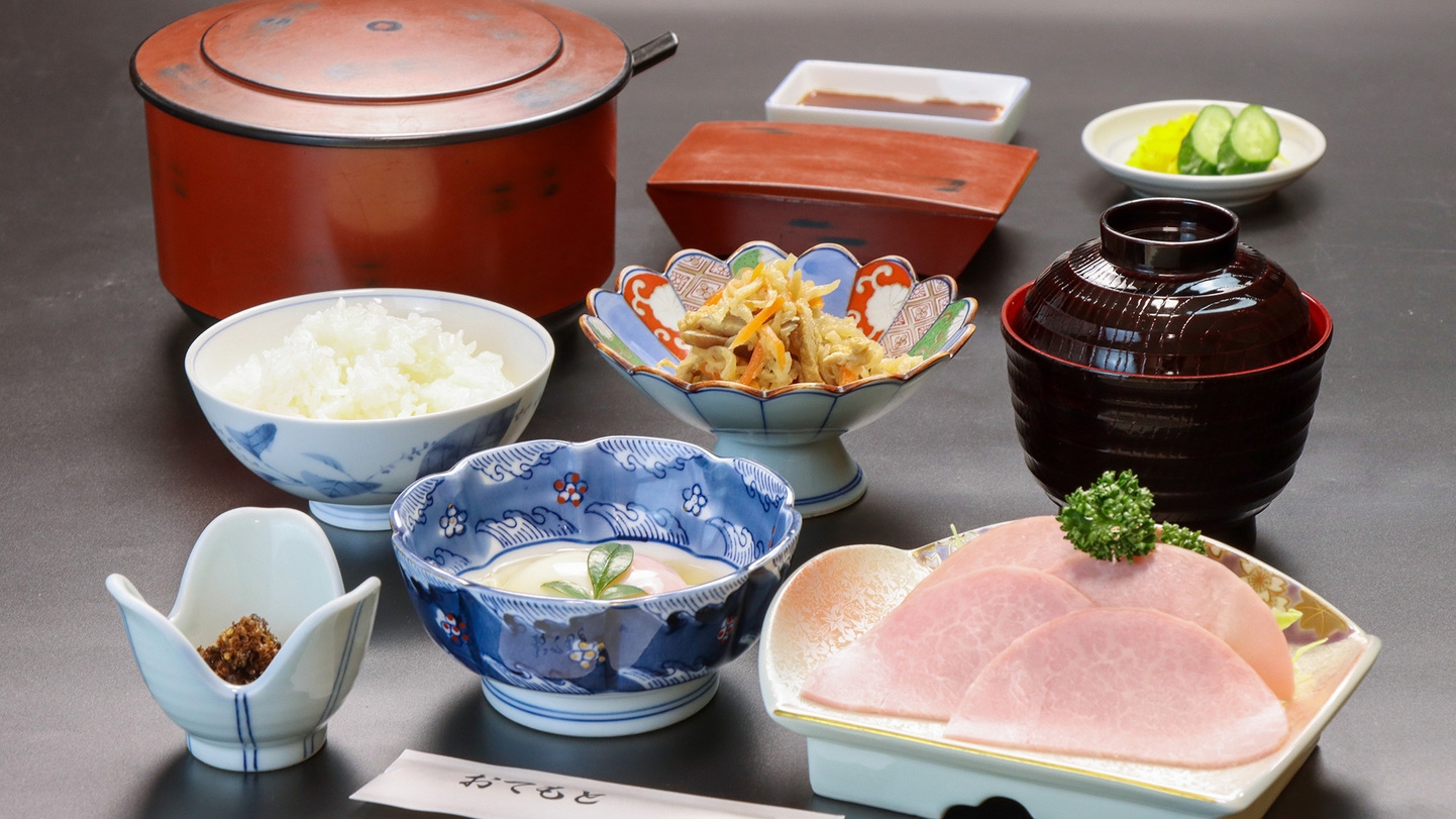 《朝食付き》地元の食材を使用した女将手作りの和朝食で1日を元気に！※最終チェックイン22時 厳守※