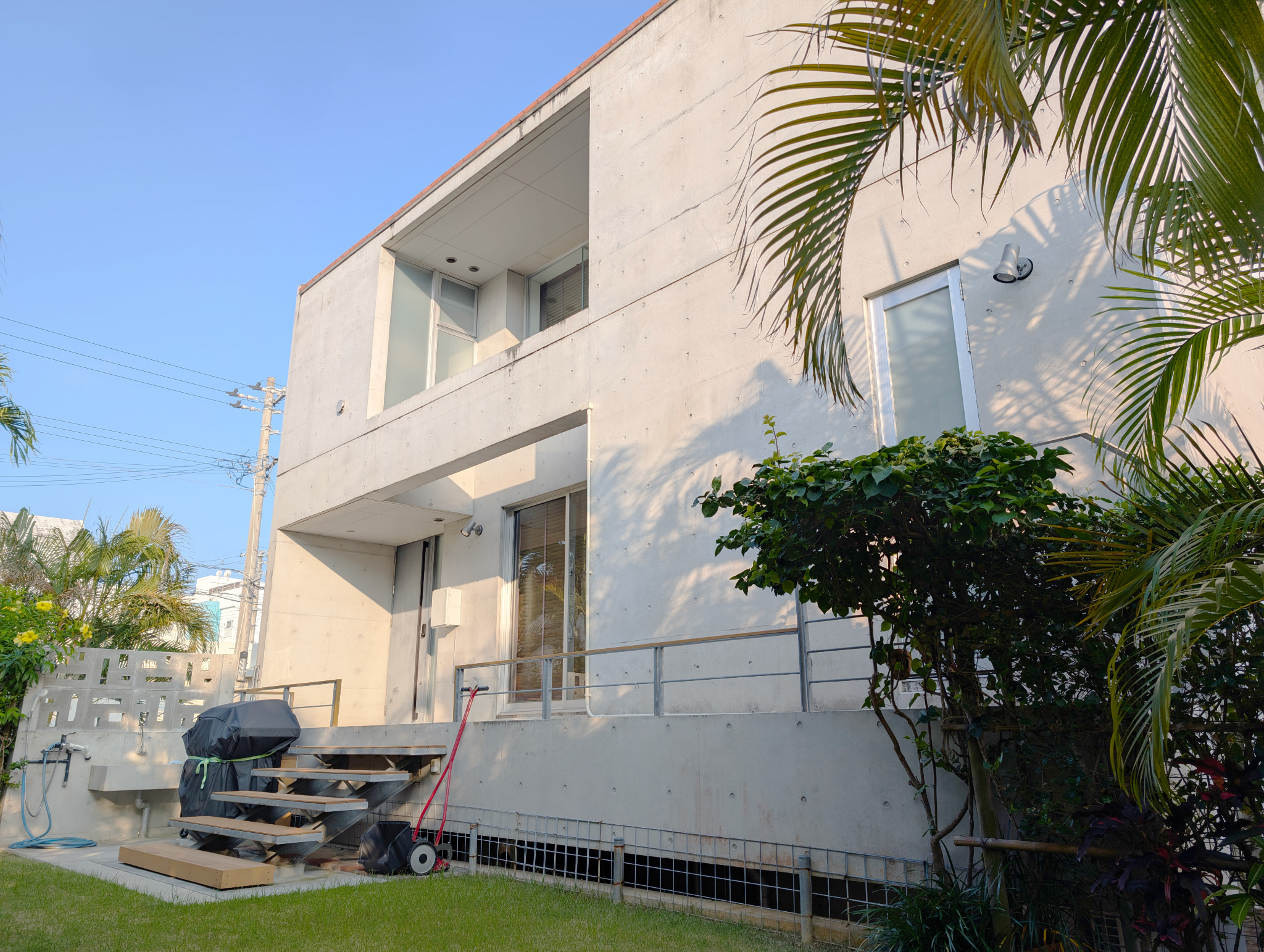 中庭からの外観