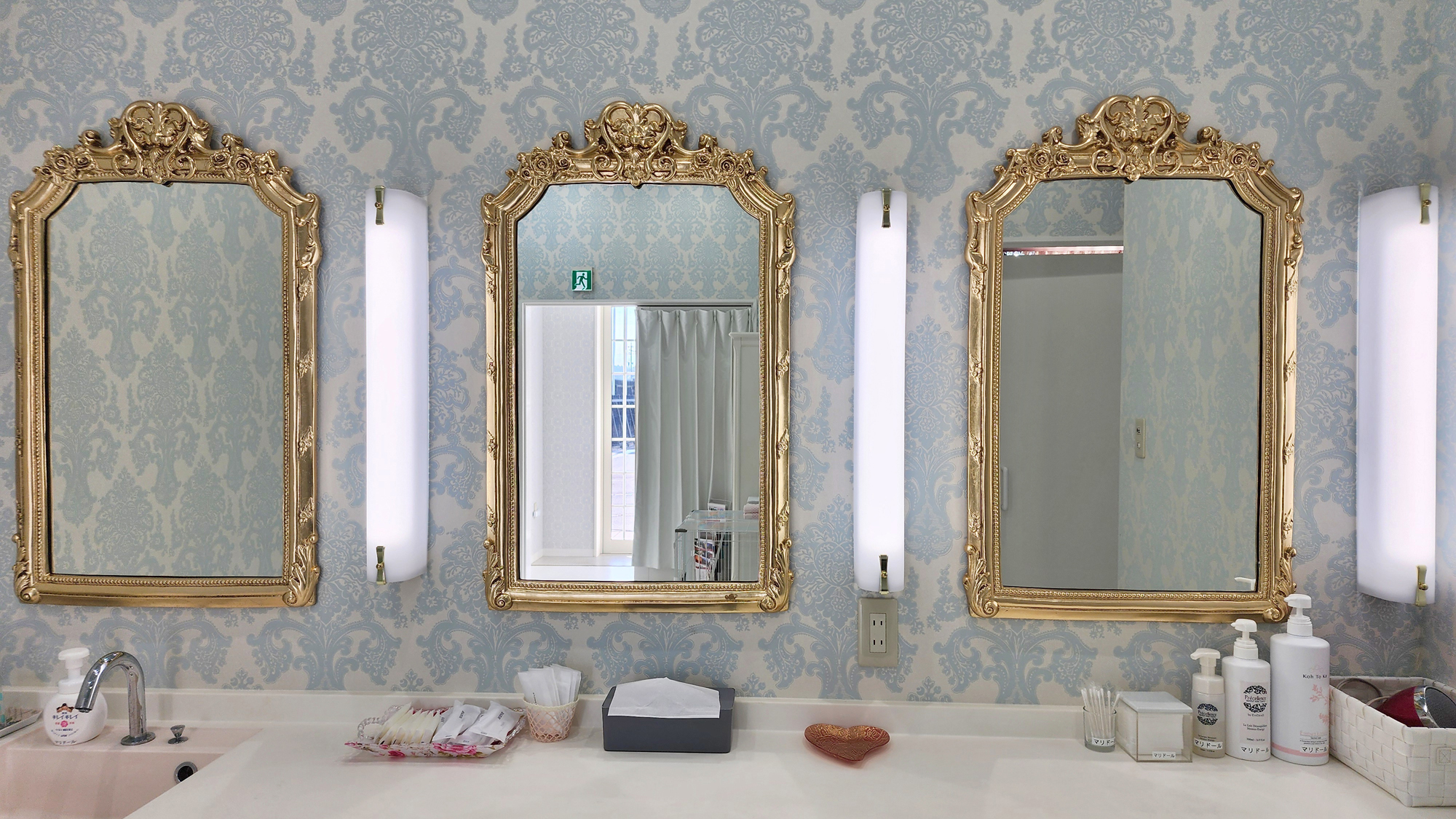 パウダールーム