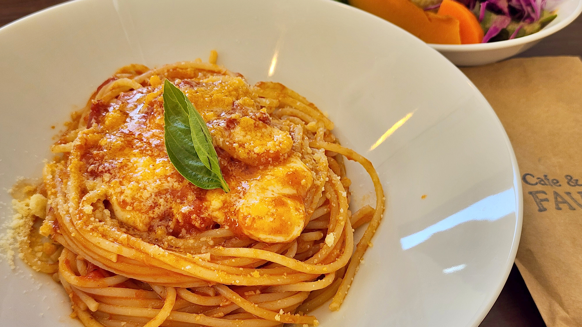 【カフェレストラン「ファヴォリ」】