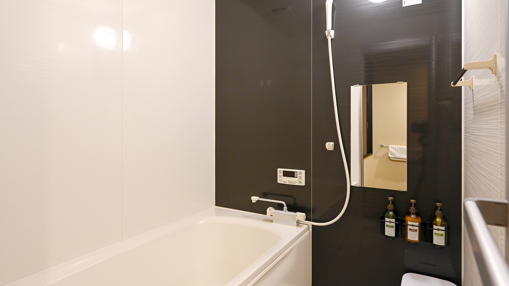 鈴 三年坂 夢子（3階）