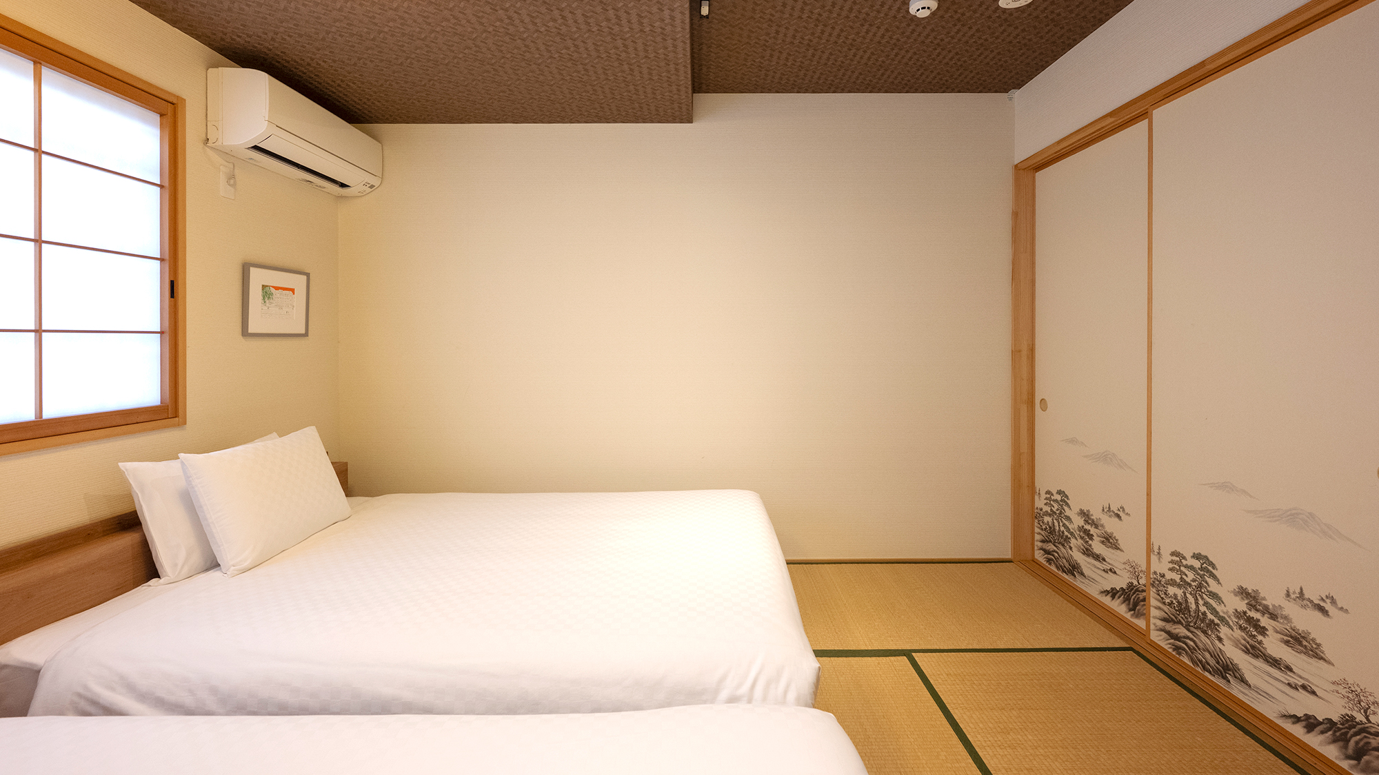 鈴 三年坂 夢子（2階）