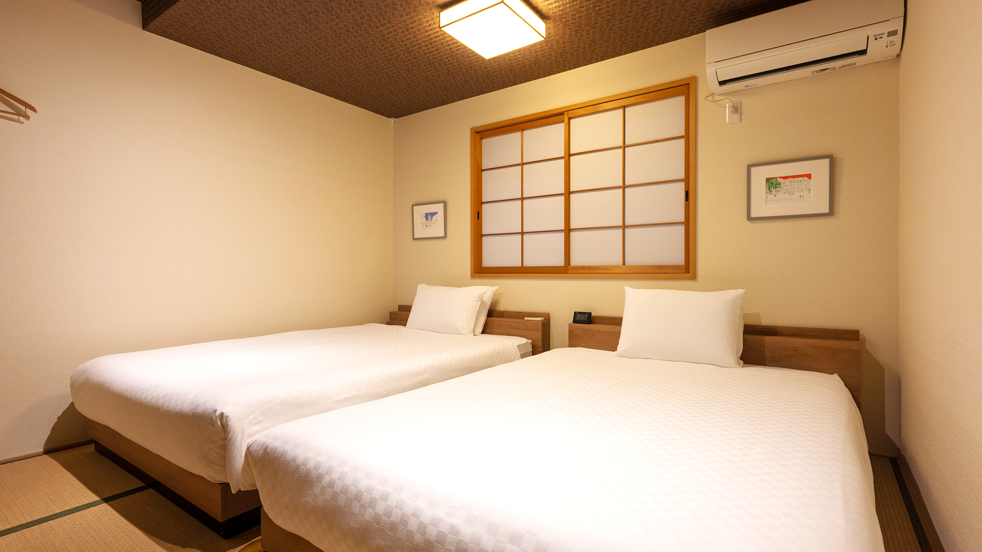 鈴 三年坂 夢子（2階）