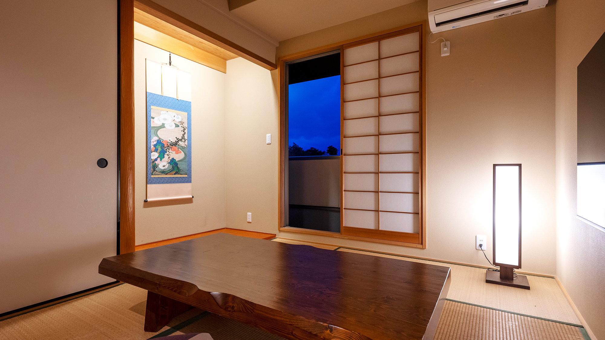 鈴 三年坂 夢子（3階）