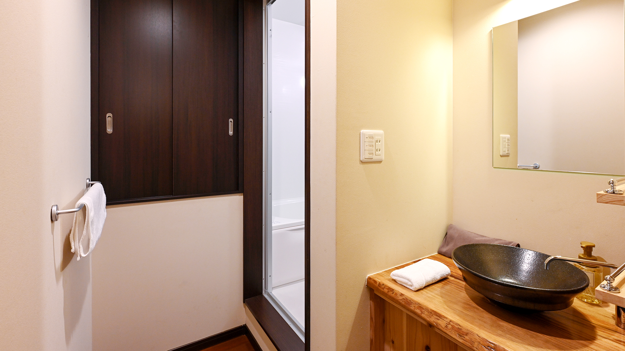 鈴 三年坂 夢子（3階）