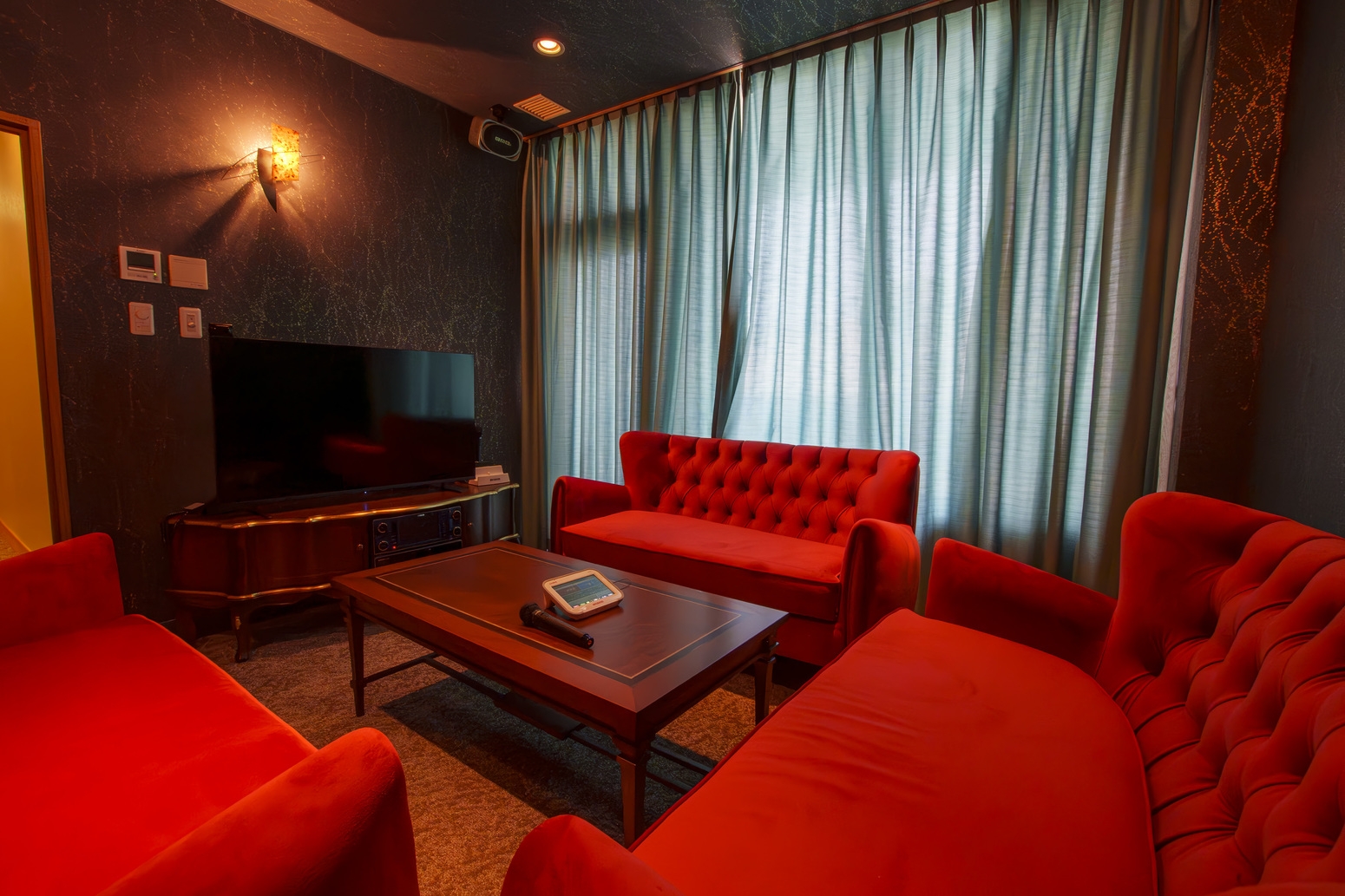 【春の旅行優待】スーペリアルーム室数限定！基本料金から20％オフ＆カラオケルーム1時間付(夕朝食付)