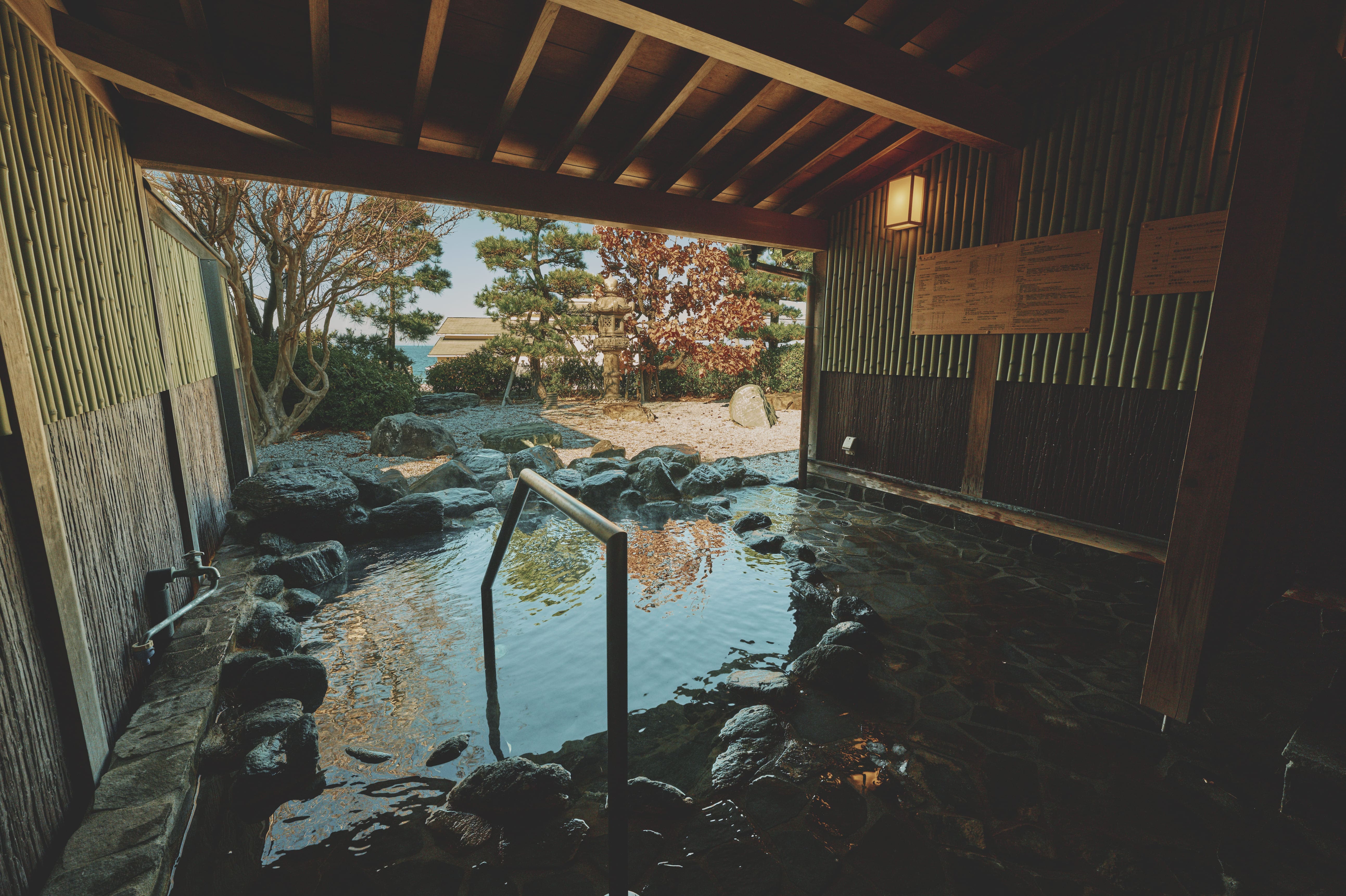 スイート&rdquo;離れ&rdquo;（天然温泉露天風呂付和室）