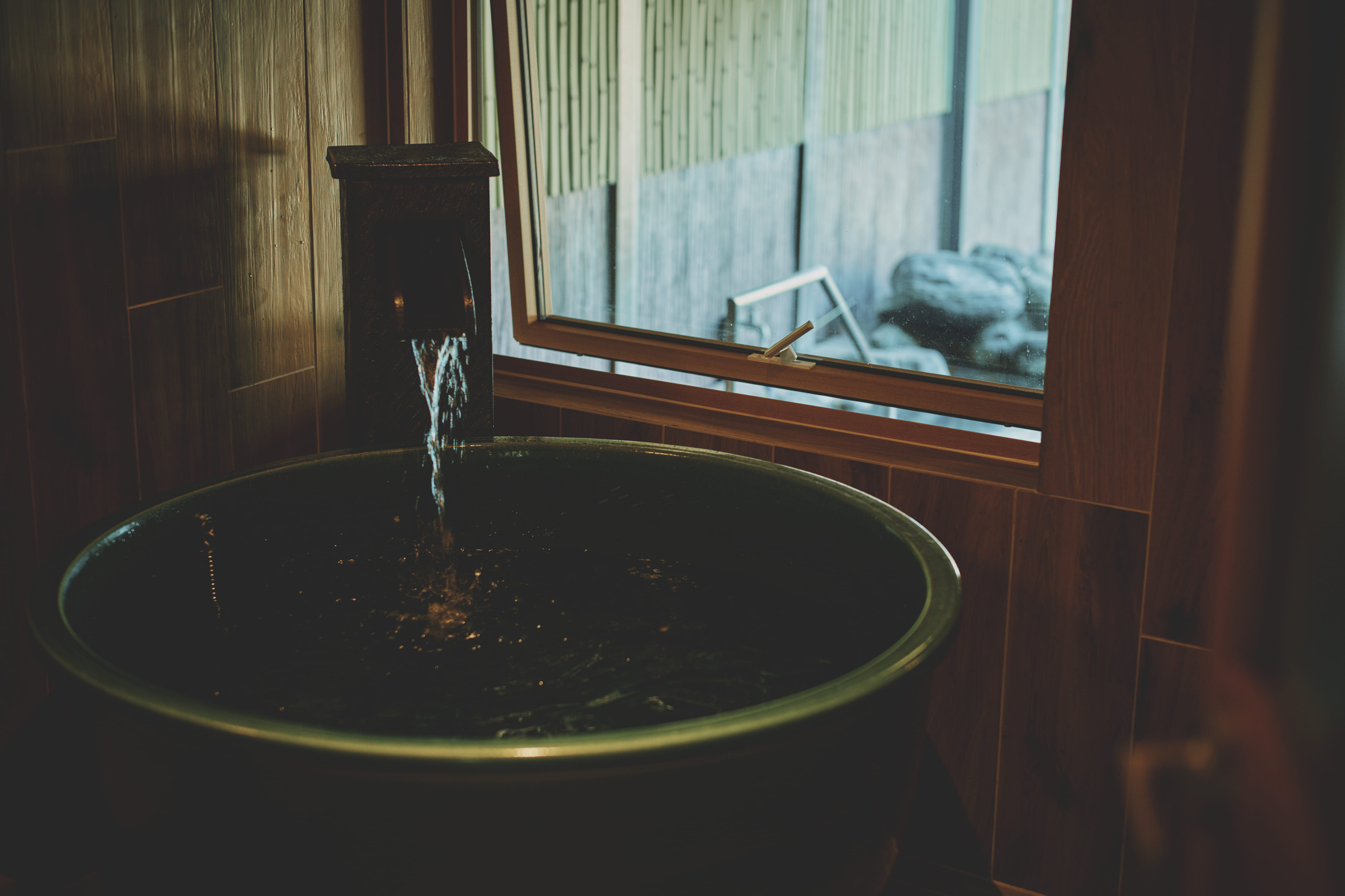 スイート&rdquo;離れ&rdquo;（天然温泉露天風呂付和室）