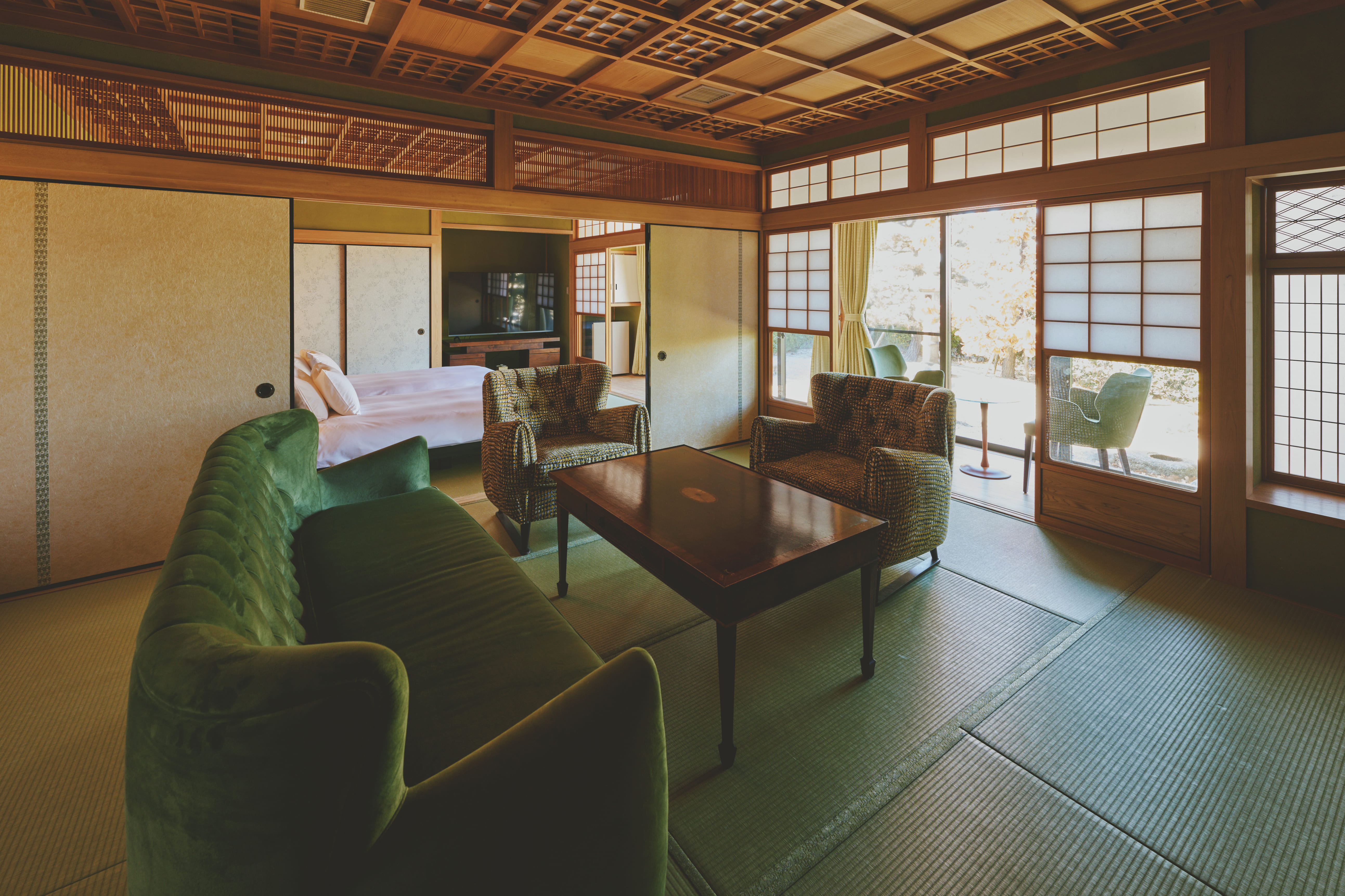 スイート&rdquo;離れ&rdquo;（天然温泉露天風呂付和室）