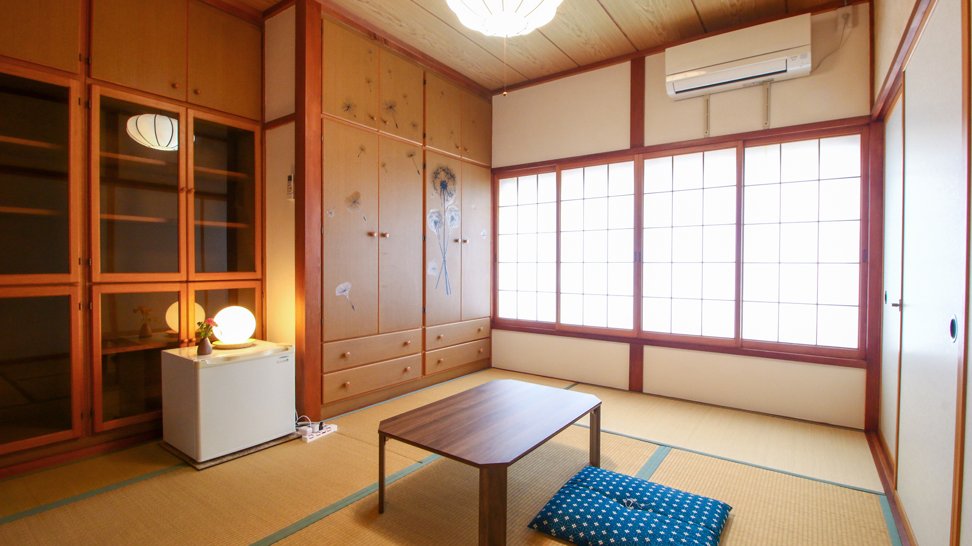 #和室6畳　畳の香りに包まれる6畳の和室は、おひとりやご夫婦での滞在に最適です