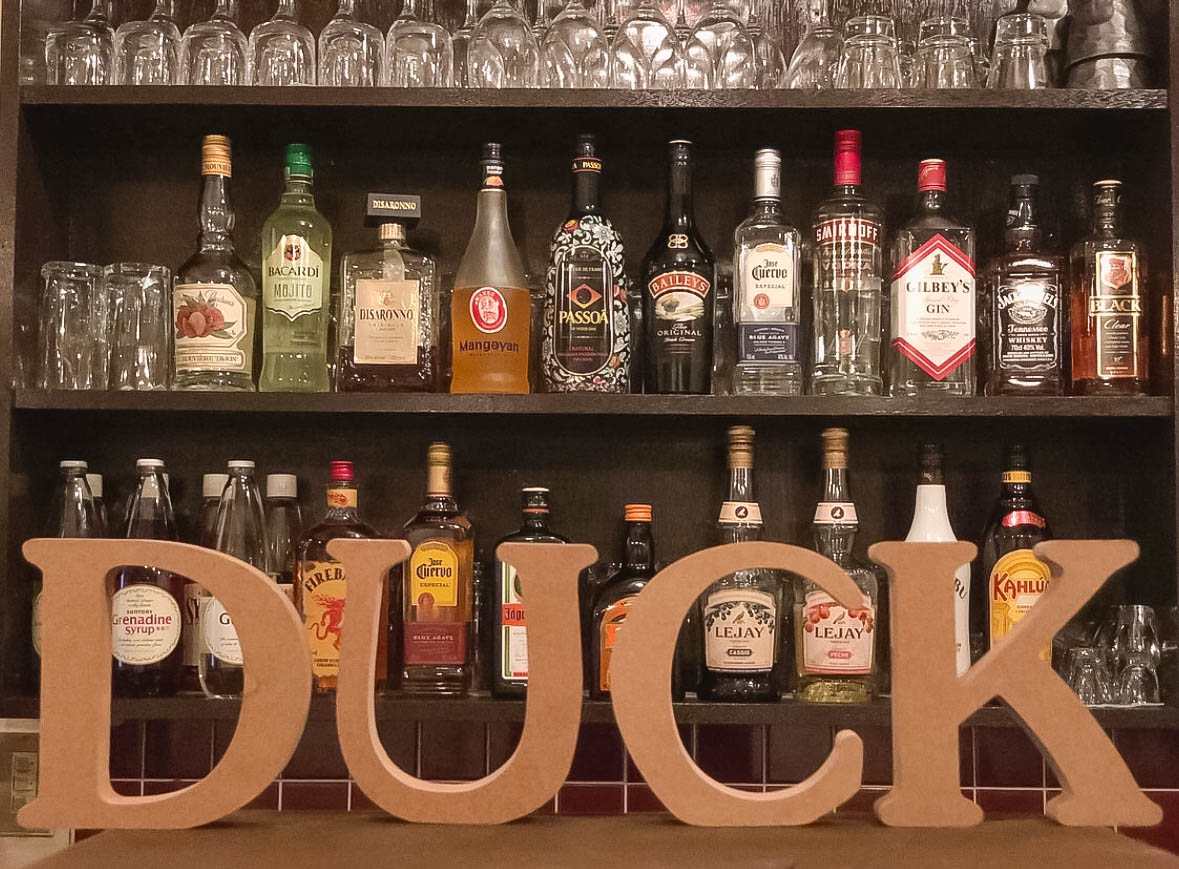 宿に併設しているバーです 