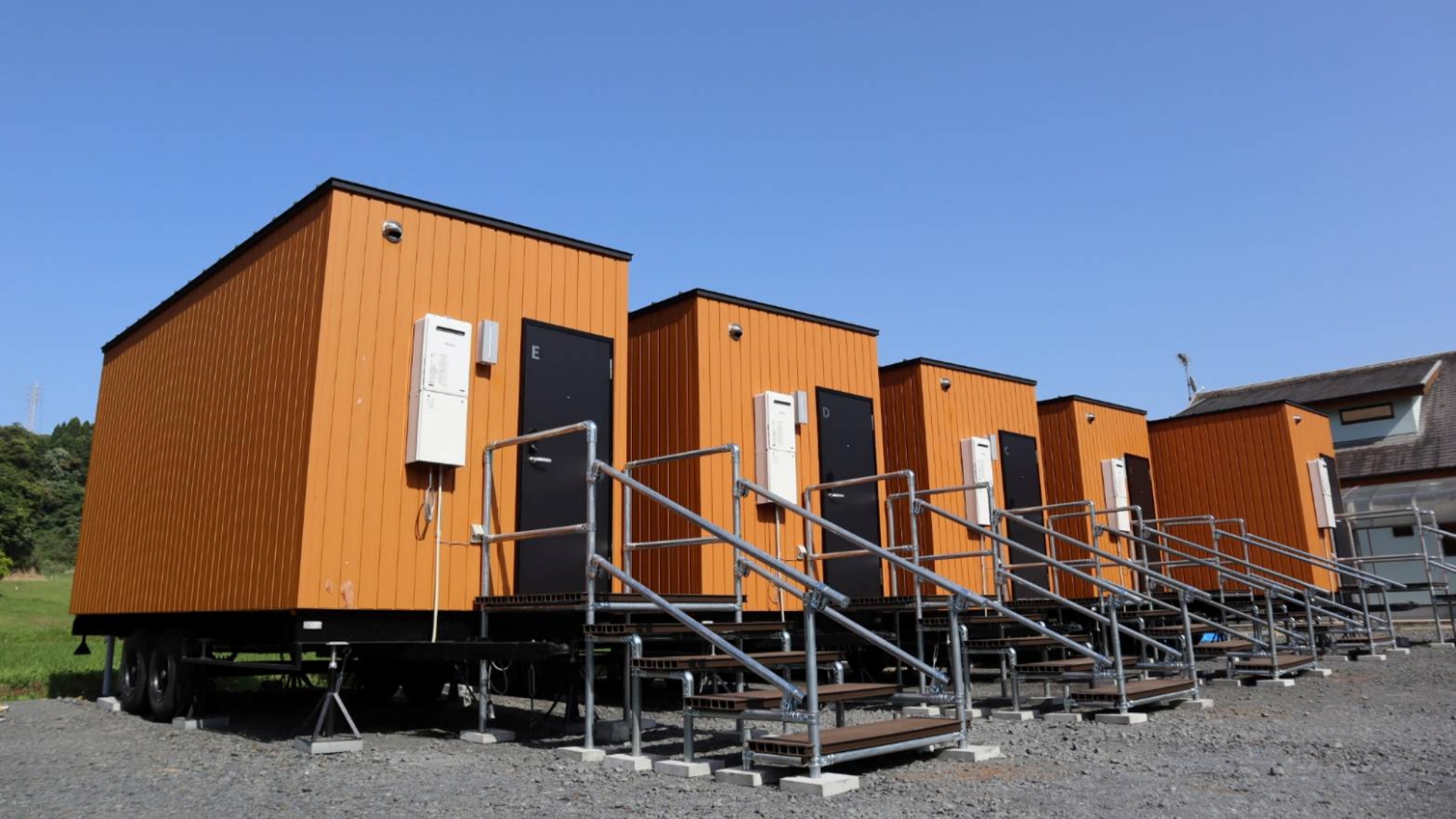 【外観】自然の中に溶け込むデザインも魅力です。