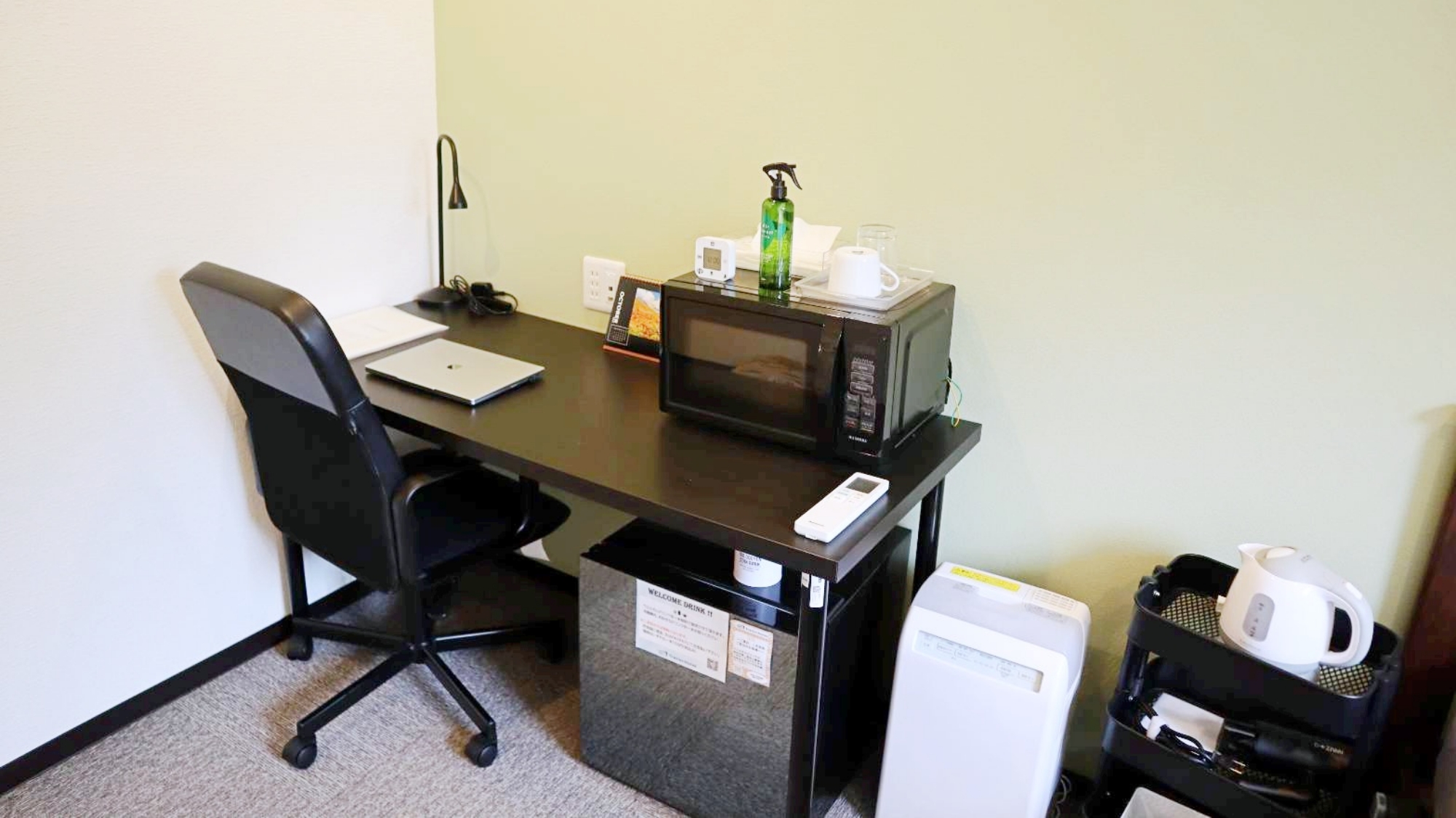 【客室】快適な作業環境でテレワークや出張には特に最適なお部屋です。