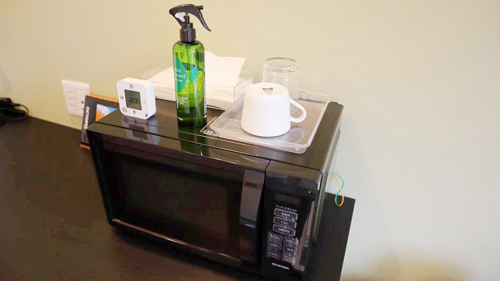 【室内設備】電子レンジやコップなども完備し気軽で快適な滞在をご提供します