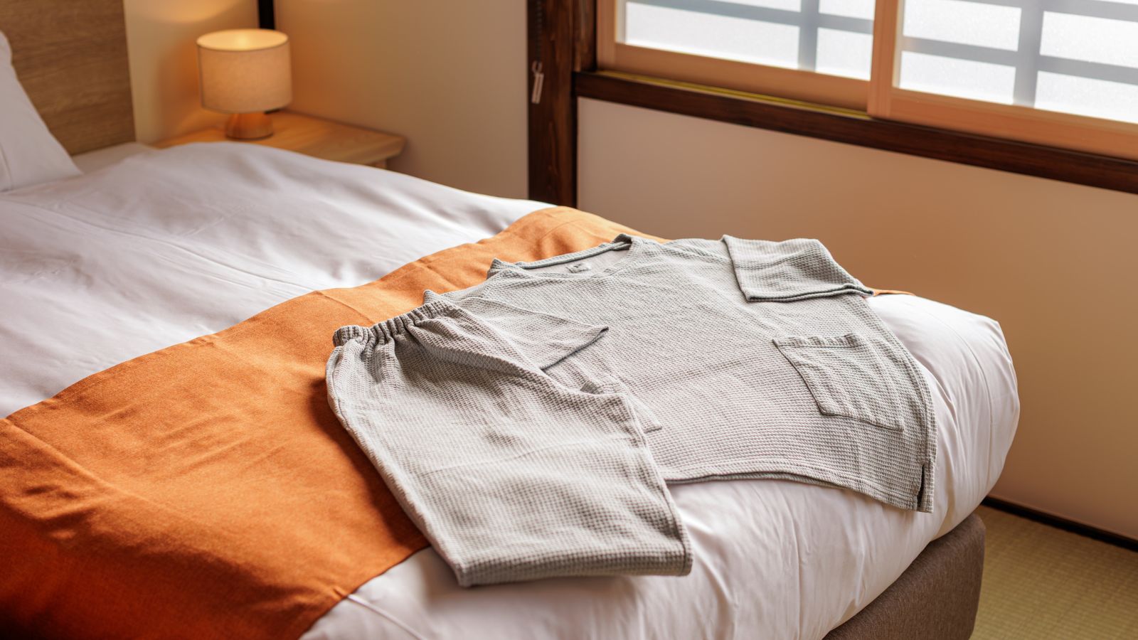 静けさに包まれる上質なルームウェア
