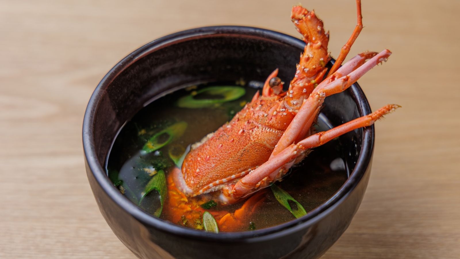 えびの旨みが沁みわたる上品な椀物