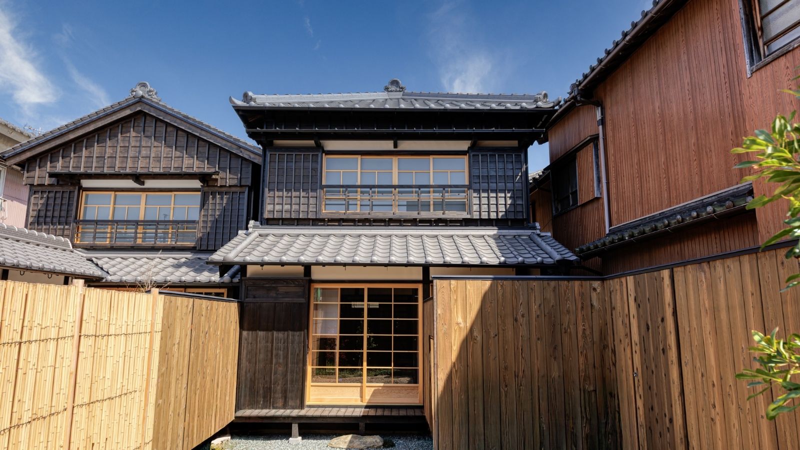 ―朝熊 ASAMA 101号室ー