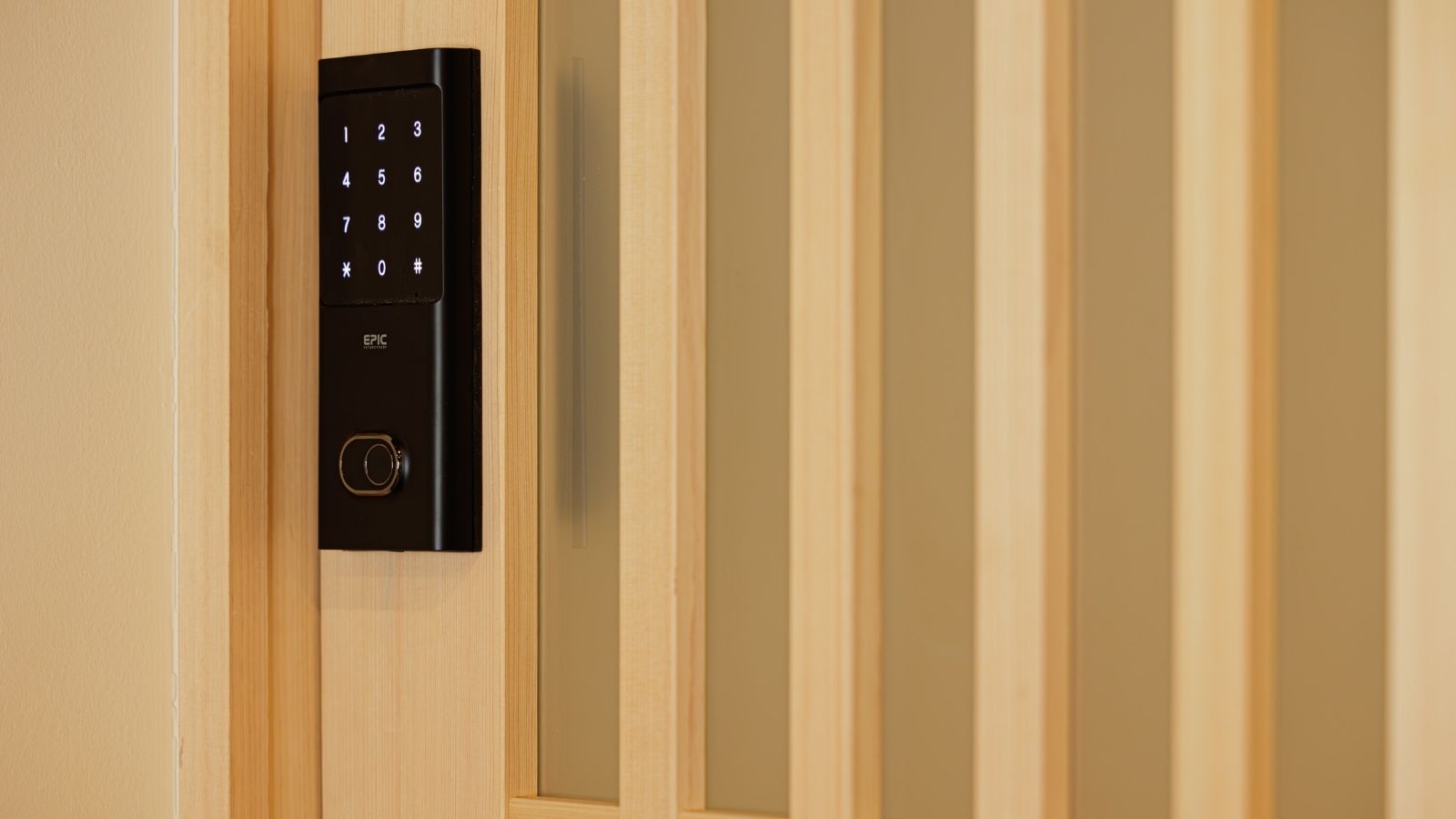 静かな町家に馴染むスマートロック