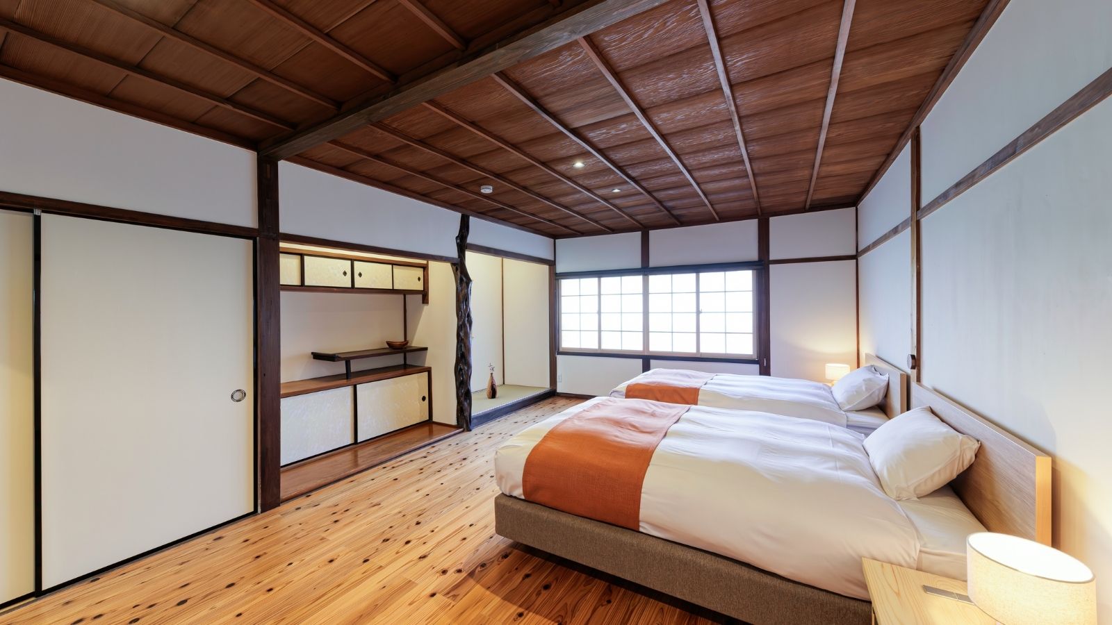 ―朝熊 ASAMA 101号室ー