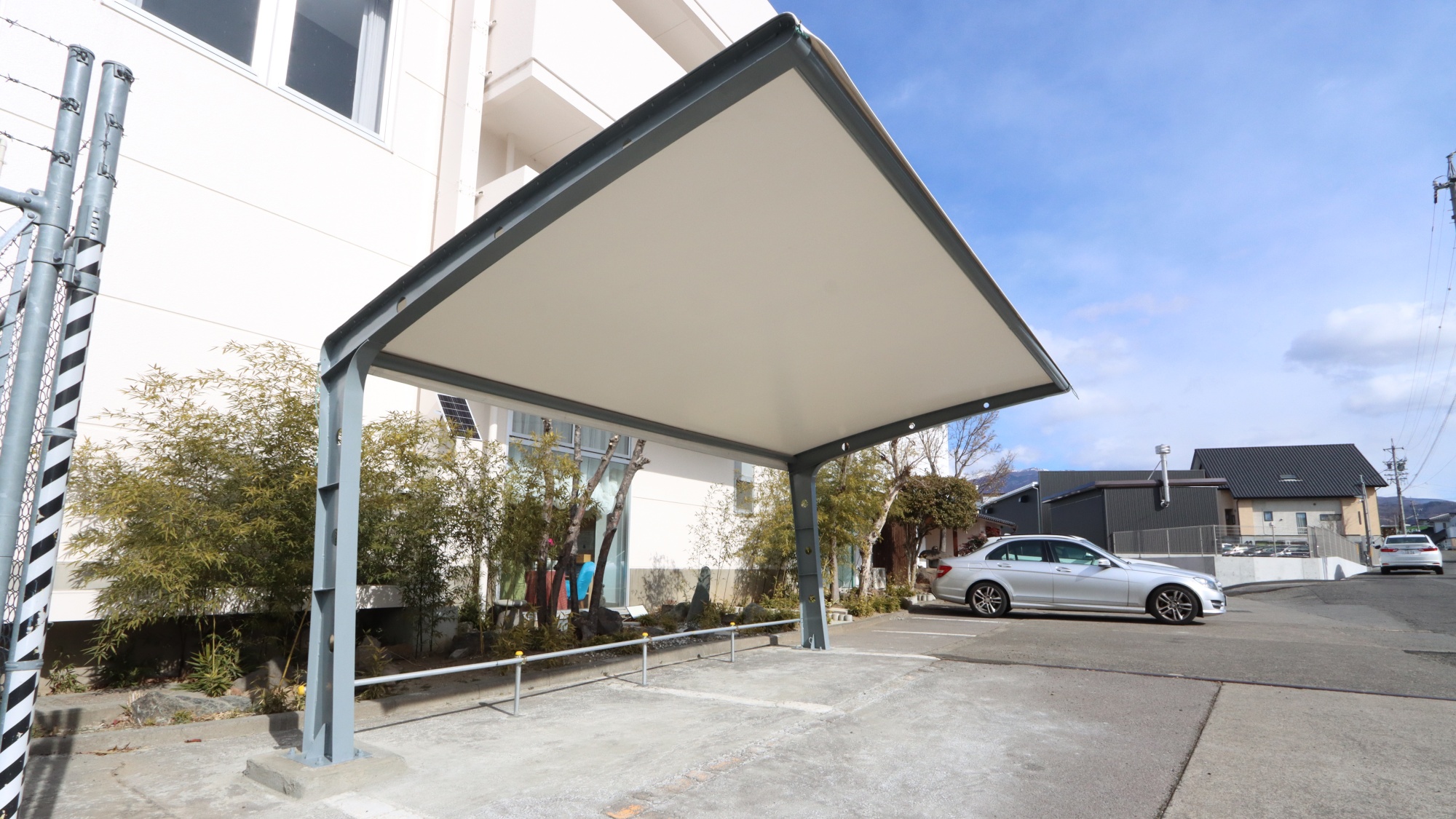 【ガレージ】バイクでお越しの方もお待ちしております