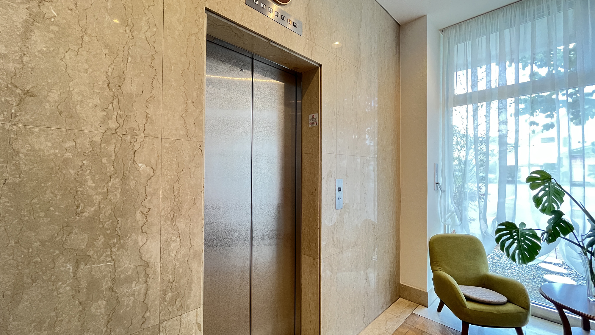 エレベーターもございます