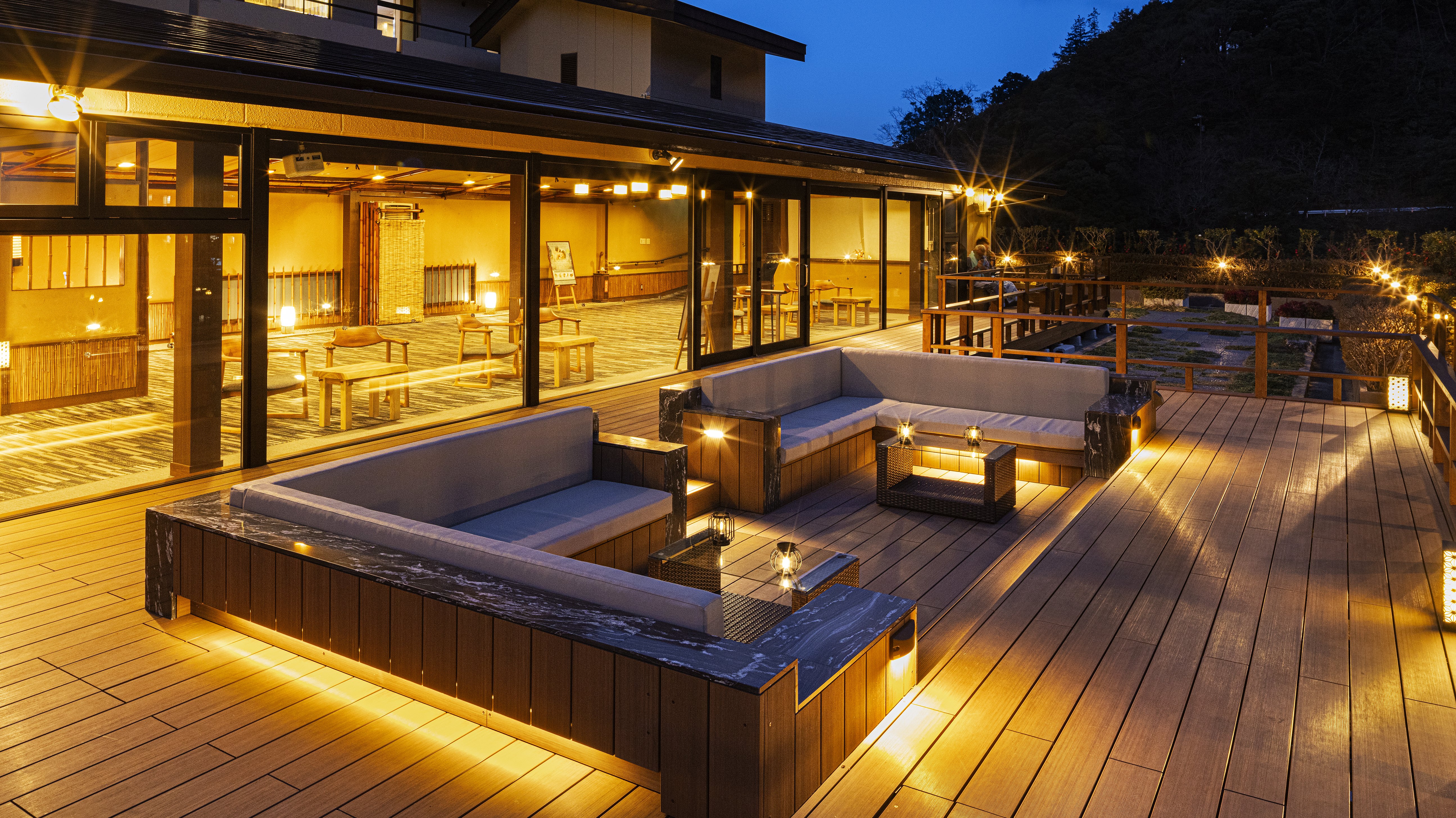 見晴らしテラス　～夜～