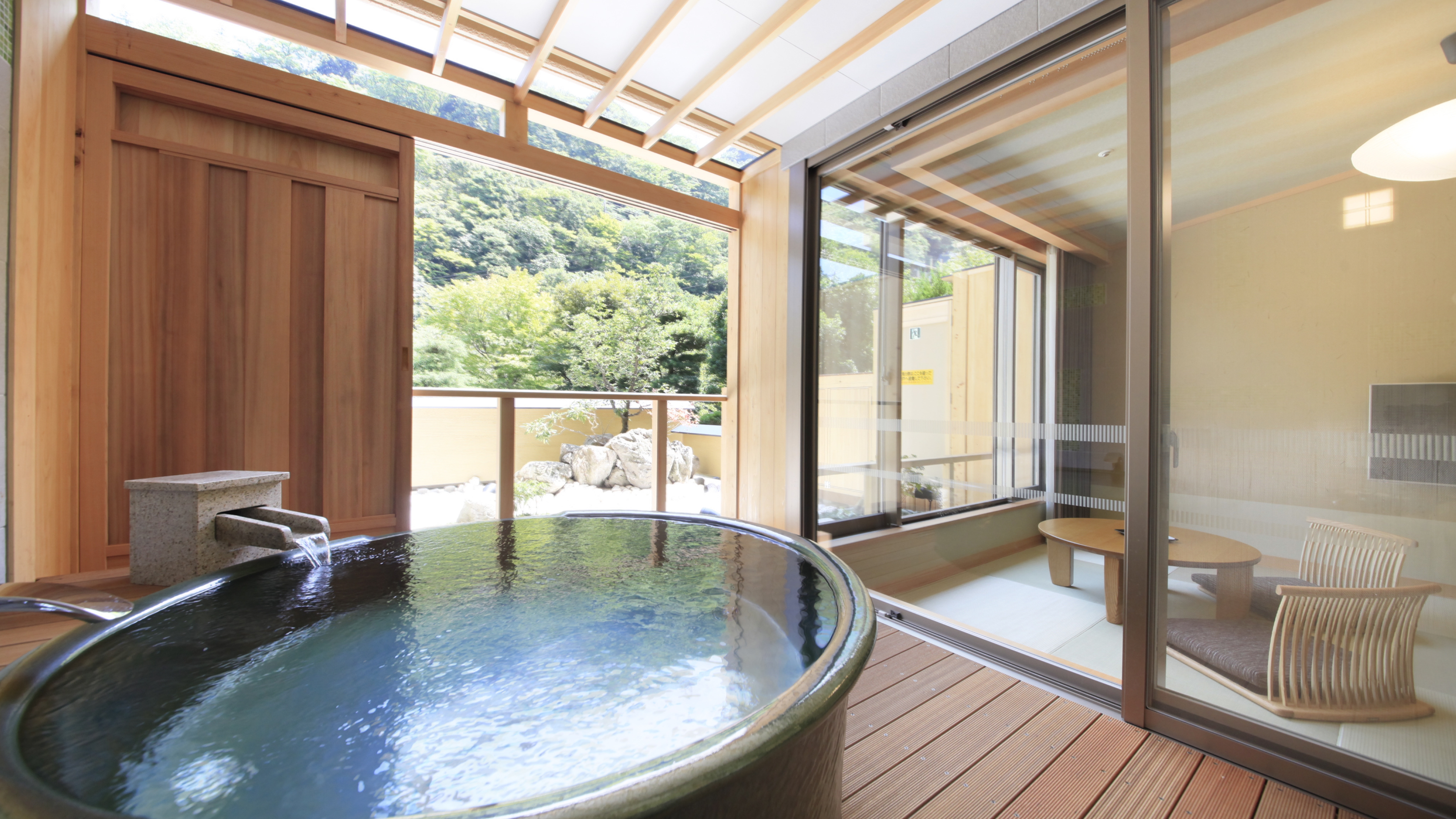 【温泉露天風呂付　粋彩～SUISAI～】和洋室　42平米以上