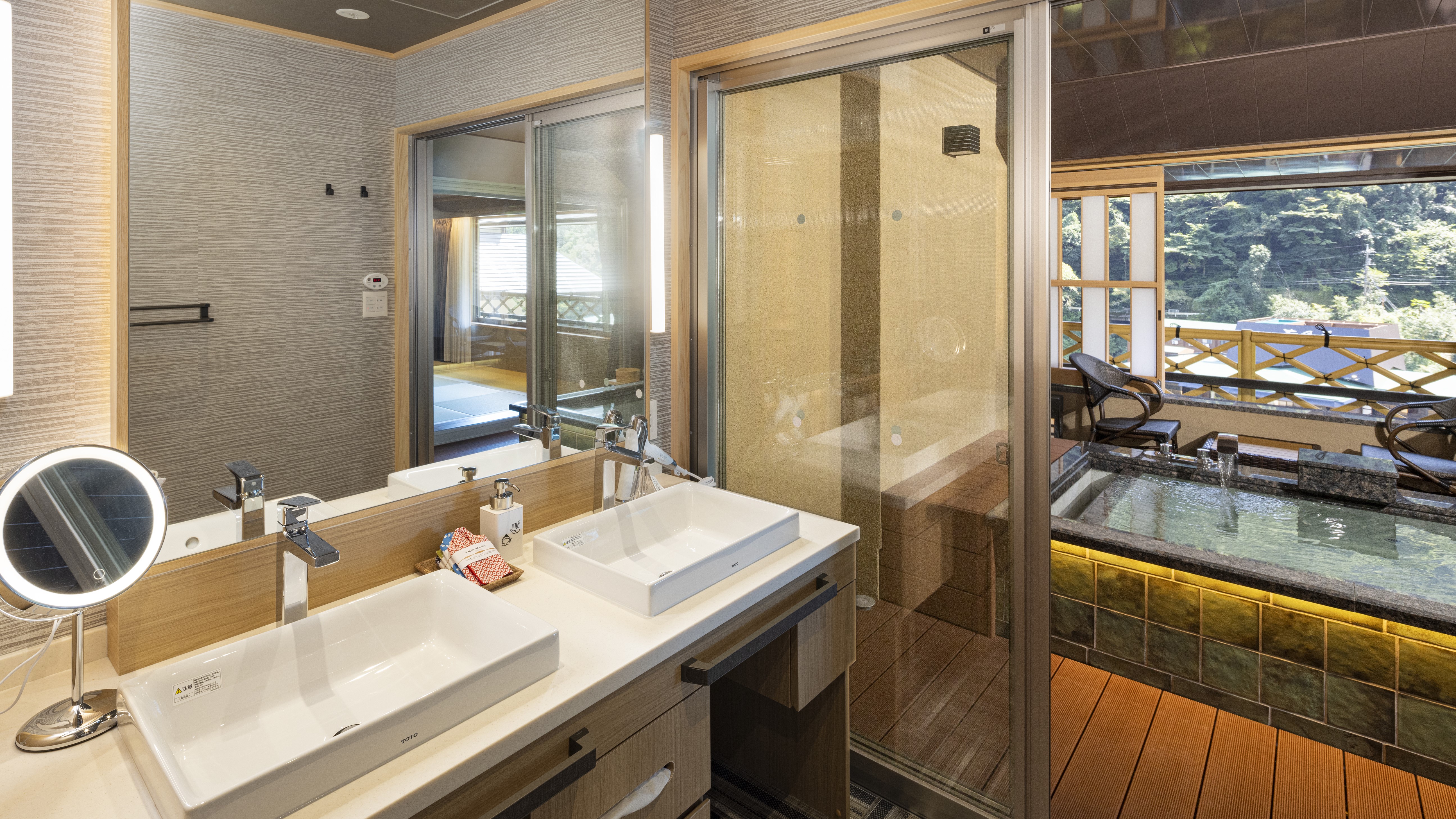 【最上階　温泉露天風呂付　雅～MIYABI～】和洋室　客室一例