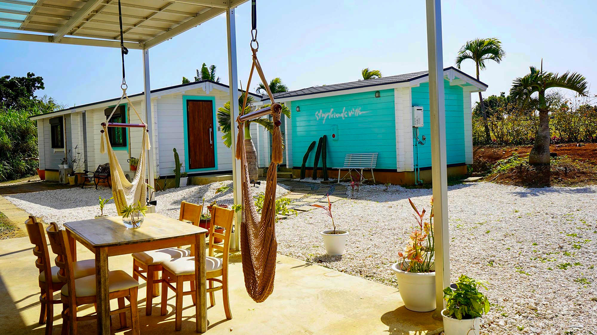 ・【テラス】自然に包まれたテラスで、ハンモックに身を任せる。心解き放つ宮古島の休日