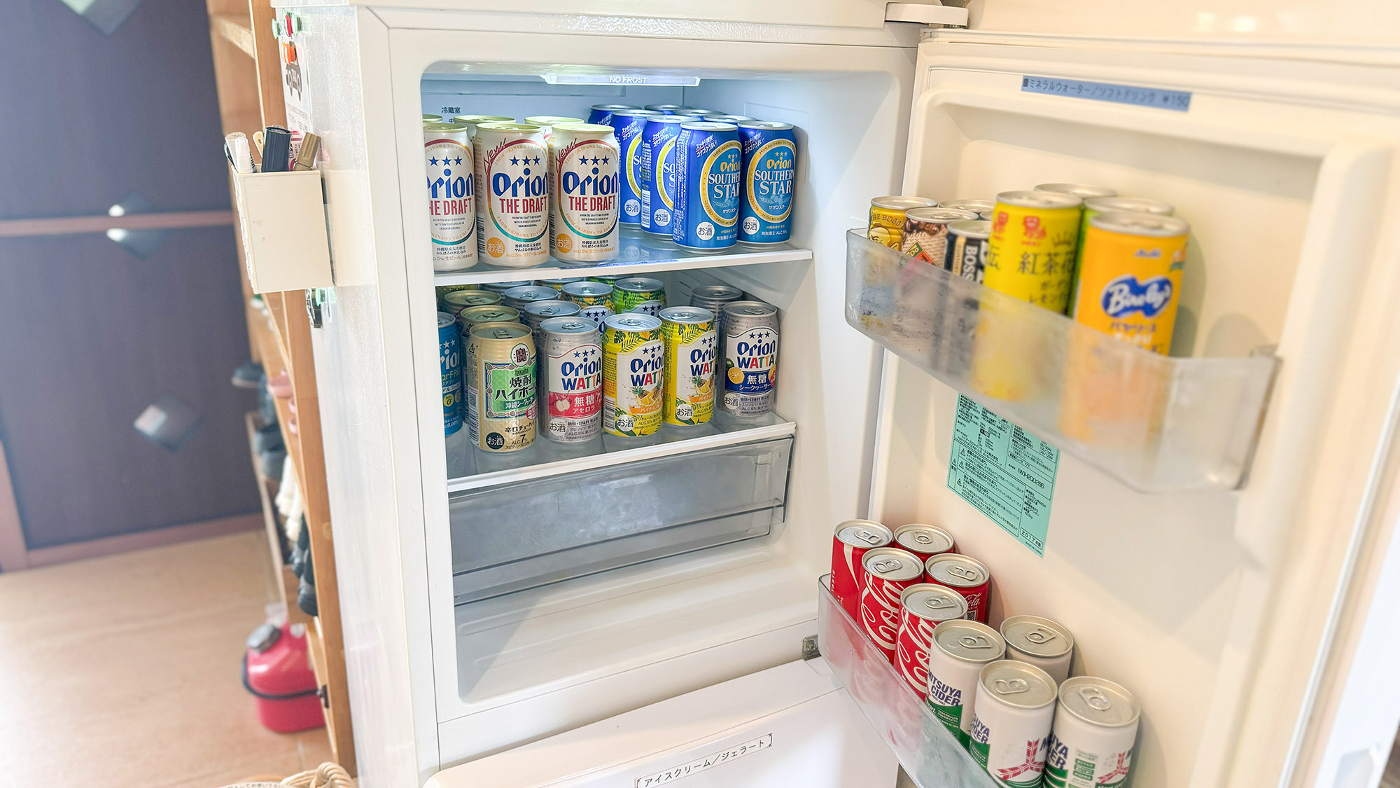 ・【無人販売】冷凍庫にジェラートも！オリオンビールと冷たいスイーツで、至福のひとときを