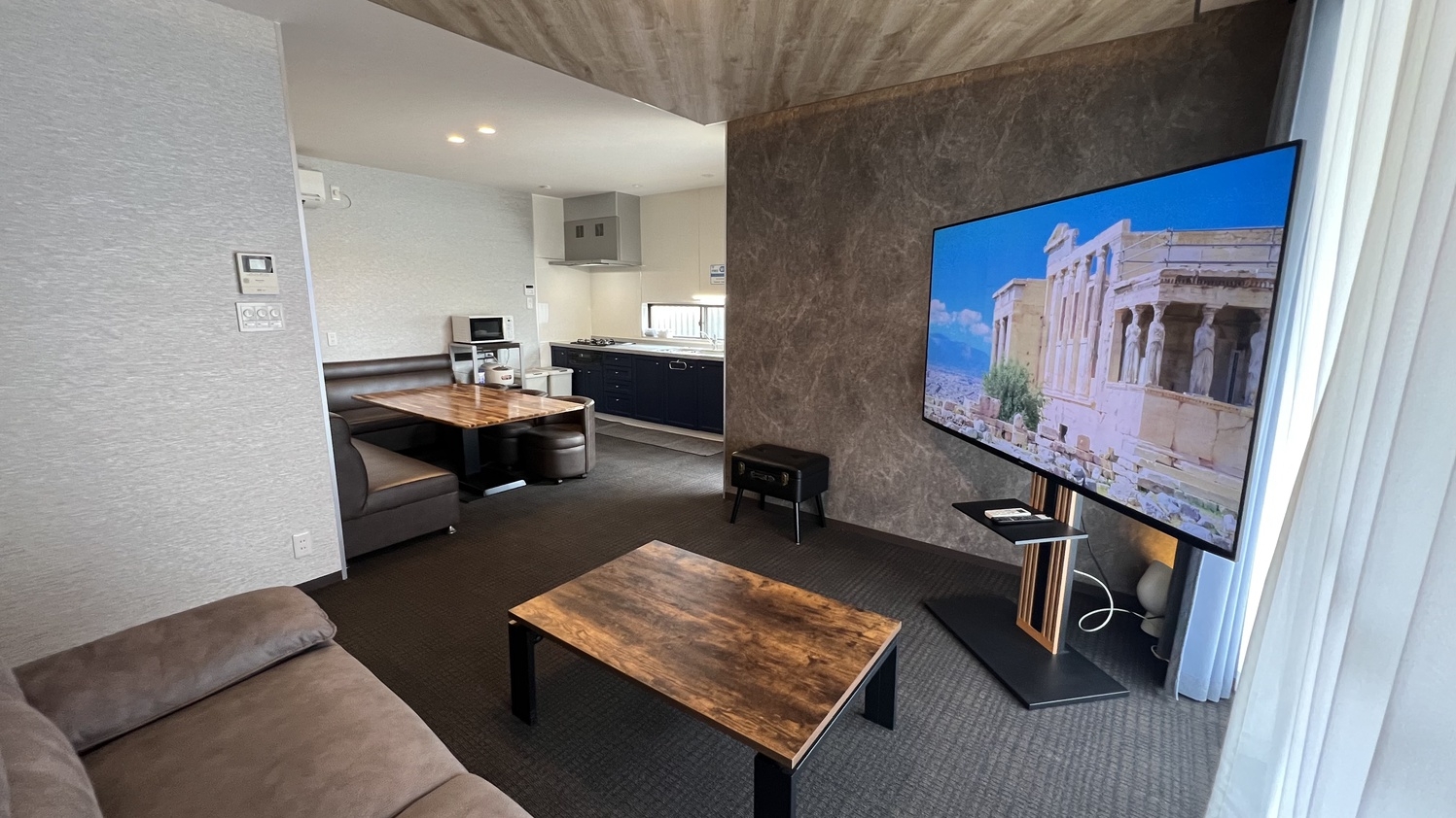 ２０２５年O P E N！道後温泉まで徒歩約８分　広々１５０㎡の一棟まるごと貸切宿