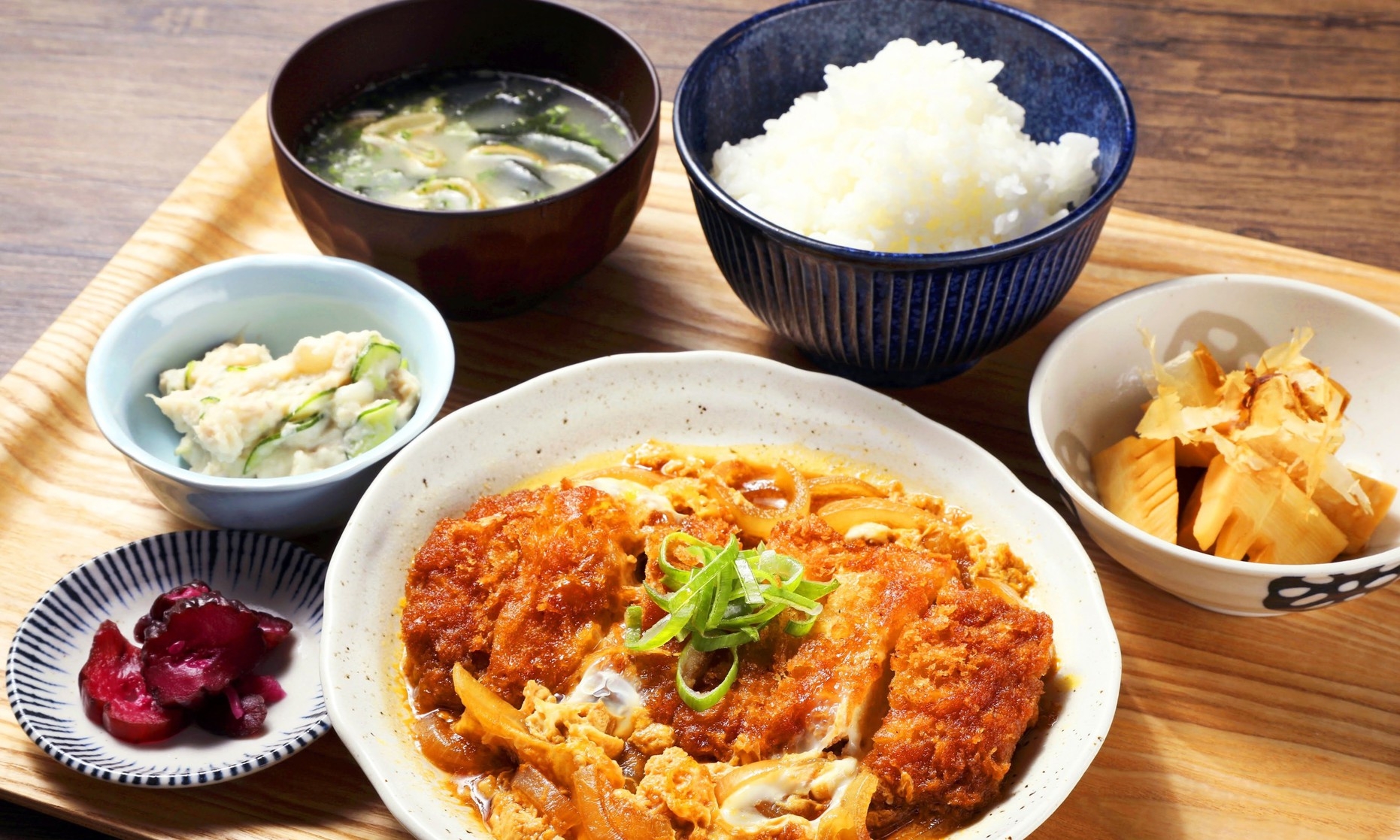 ＼25年12月新築オープン／【朝夕2食付き】全室バス・トイレ付★朝食＆心温まる日替わり夕食をご提供