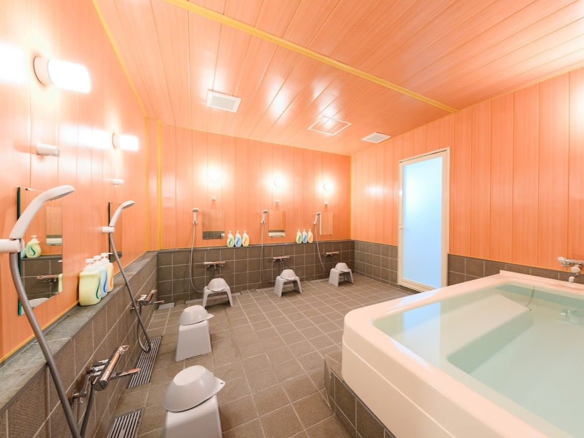 【素泊まり】全室個室のプライベート空間はスマートテレビ＆冷暖房を完備