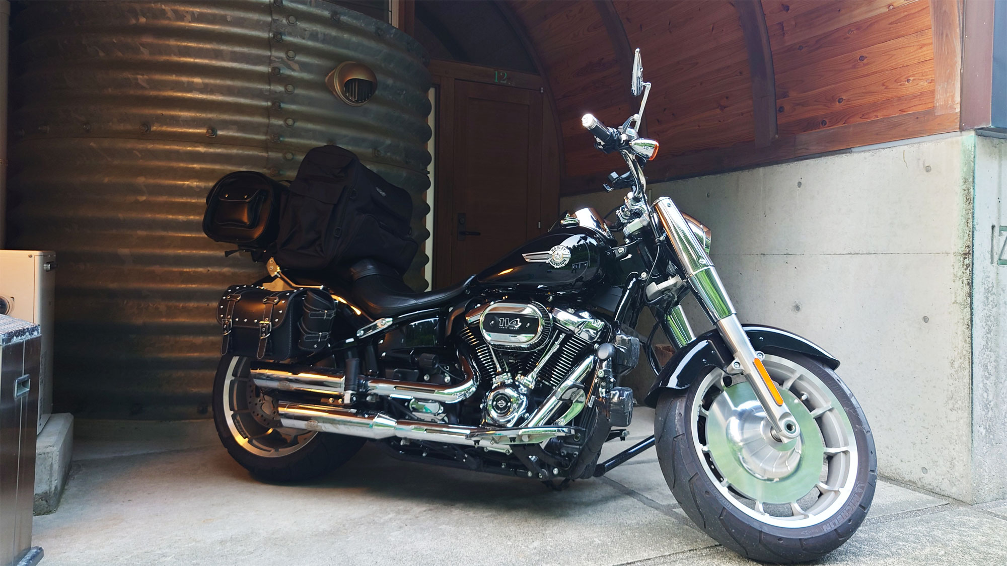 【客室外観】ポーチで雨を凌げます