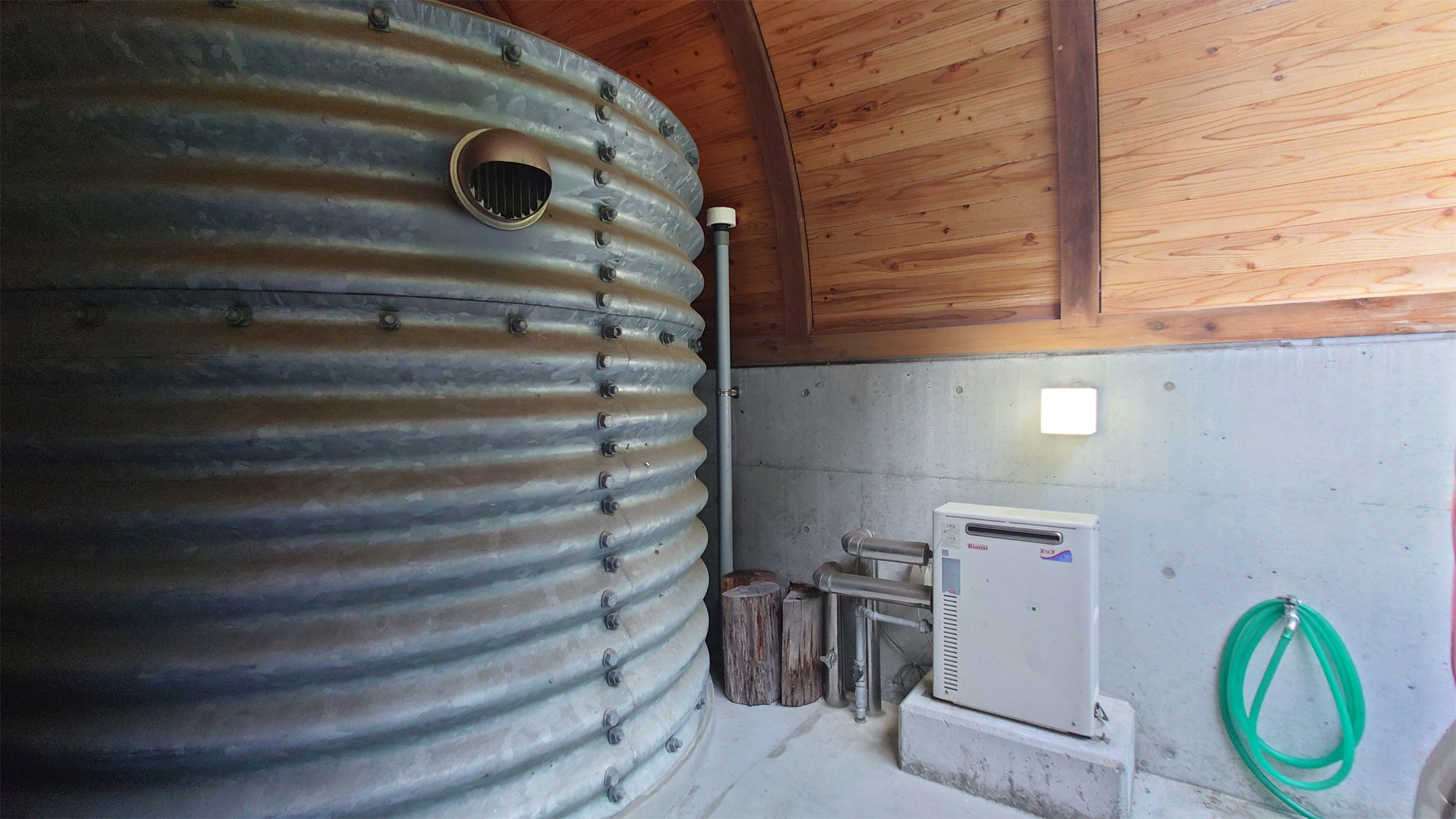 【客室外観】客室ポーチ