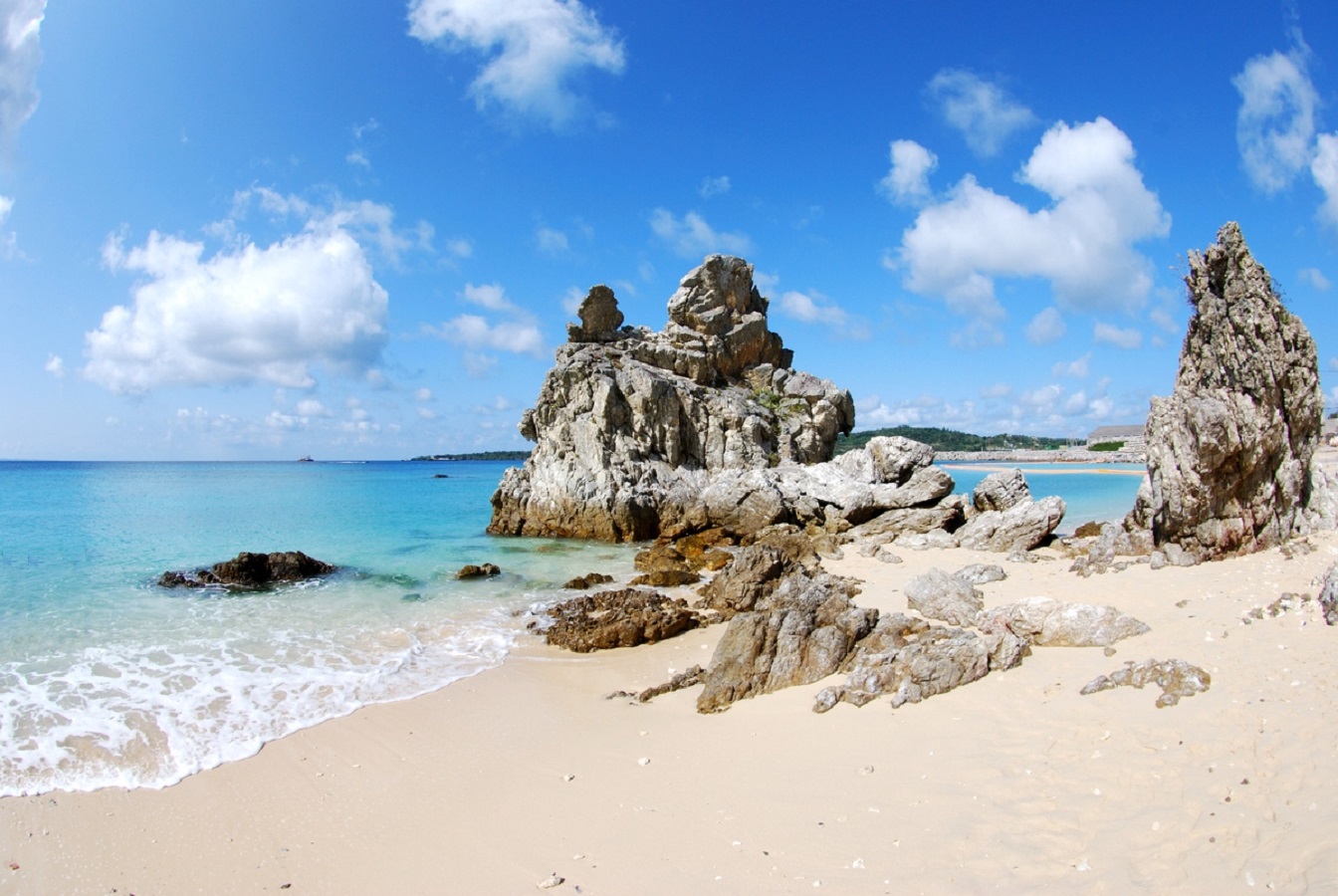 ゴリラチョップ（崎本部緑地公園）沖縄本島屈指のサンゴスポット　車で約6分