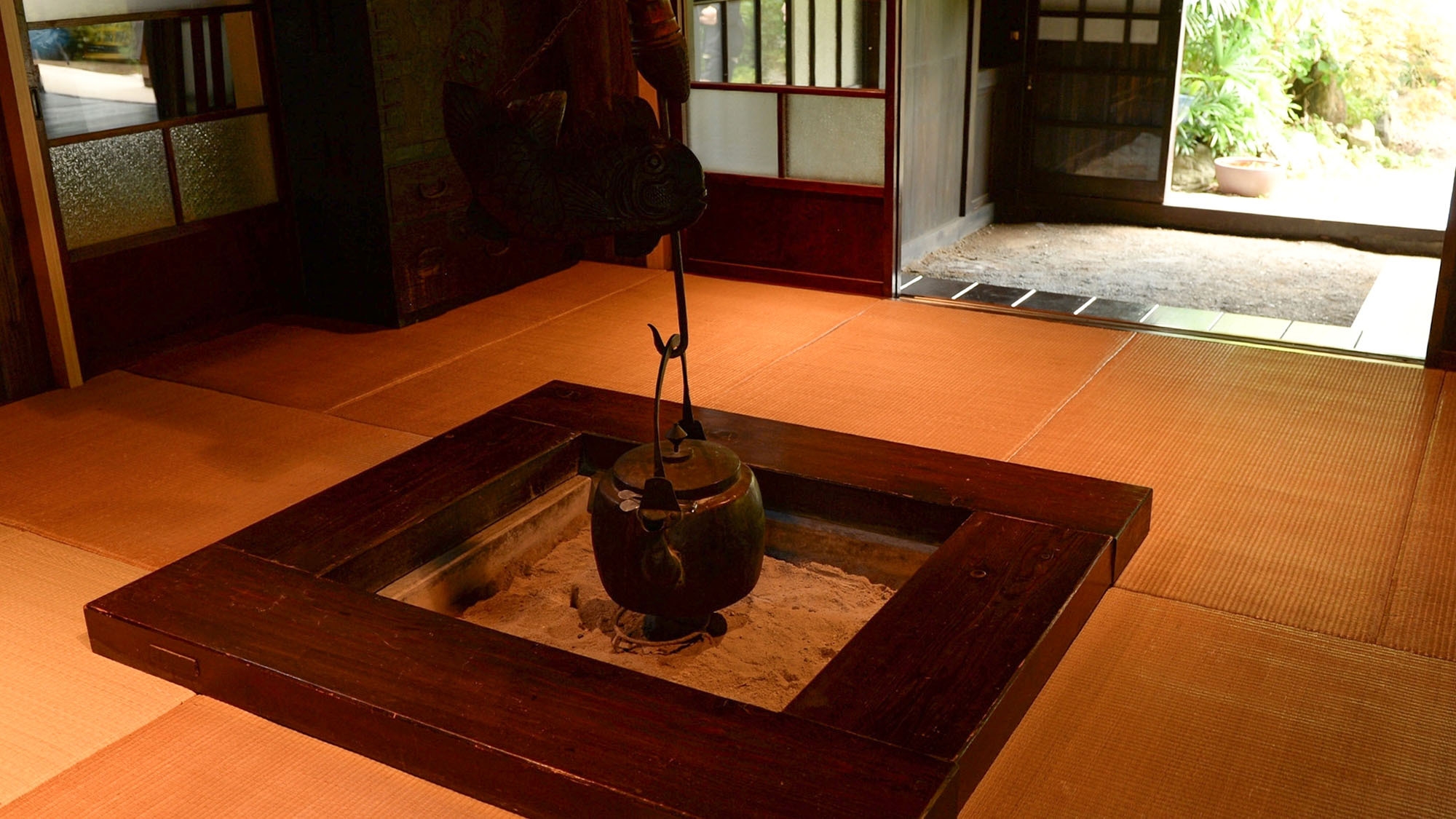 【春SALE】【素泊】築250年の古民家を一棟貸切。自然に囲まれた静かな空間で、古き良き和の暮らしを