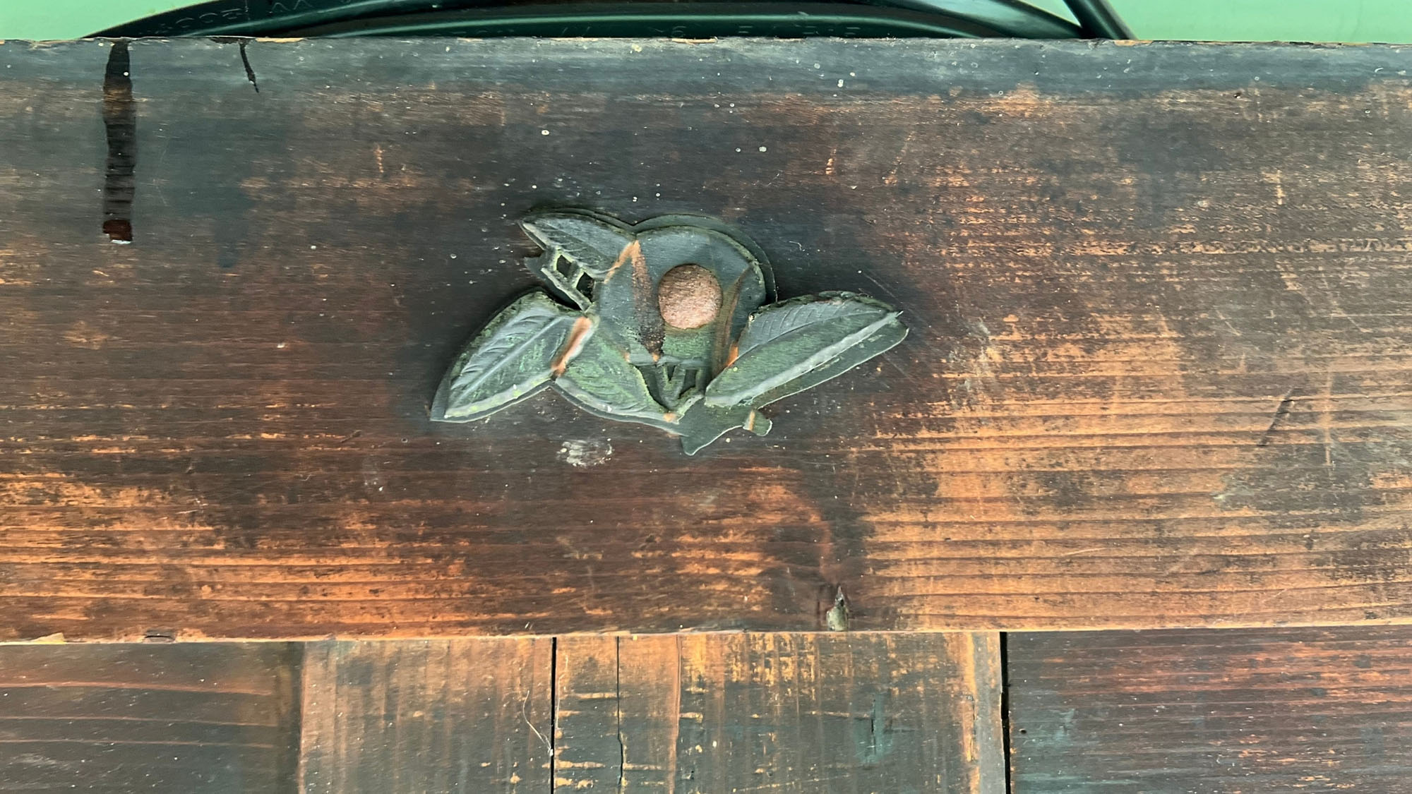 ・【その他】釘隠し。明治時代には釘を見せないように、このような装飾が使われてました