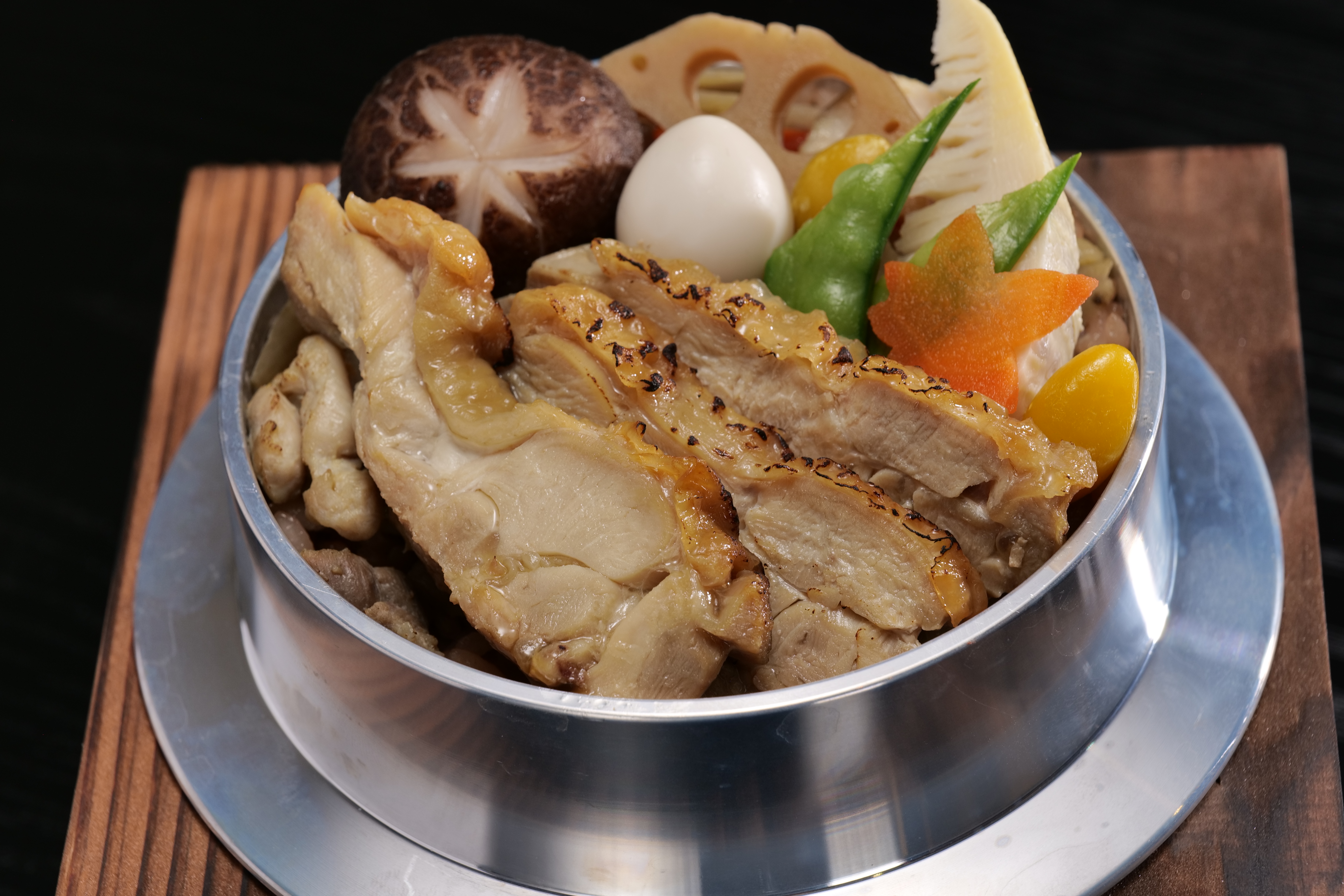 鶏五目　当宿から徒歩5分にある系列店の釜飯