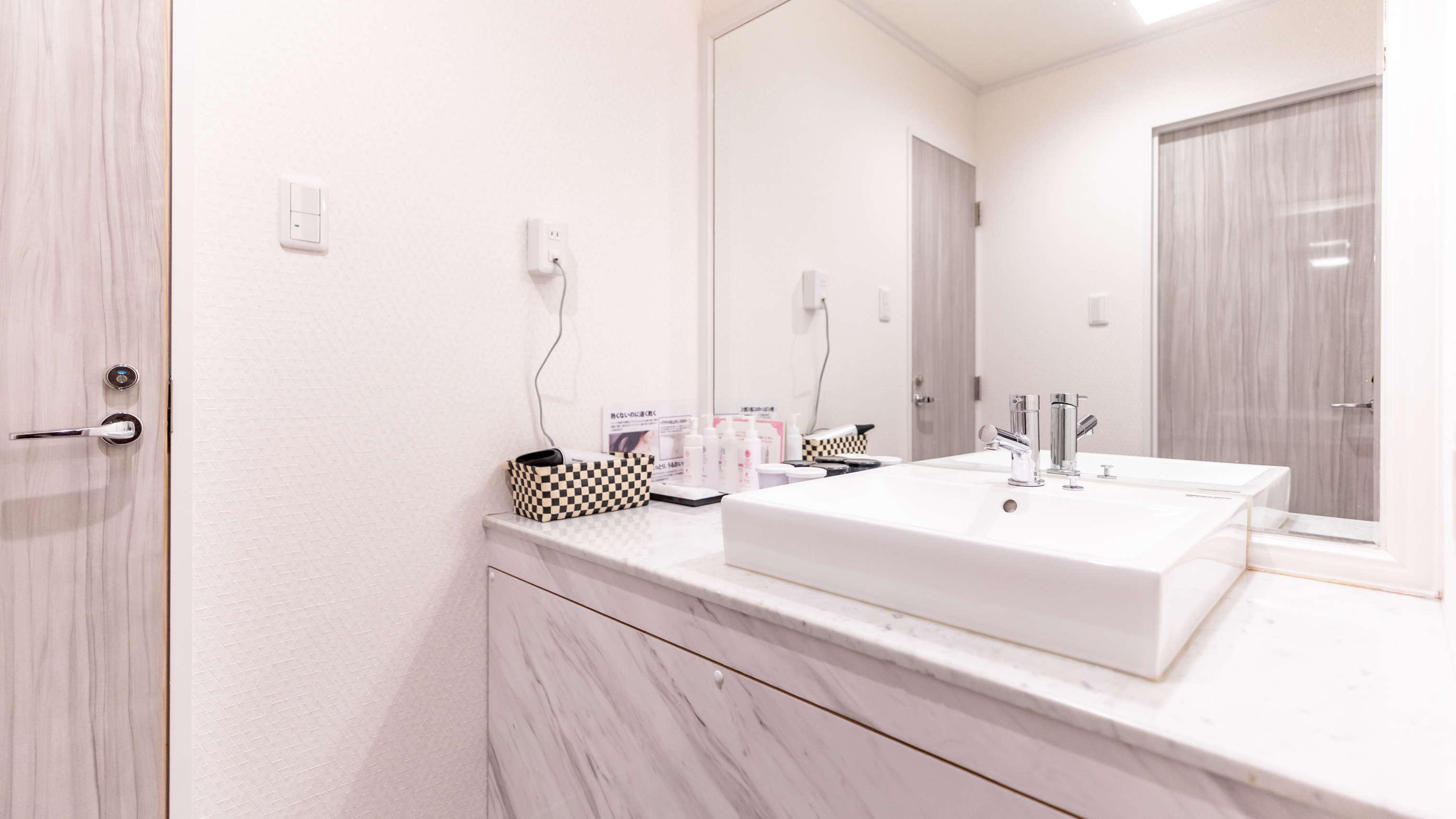 《客室》【禁煙】洋室1～4名様