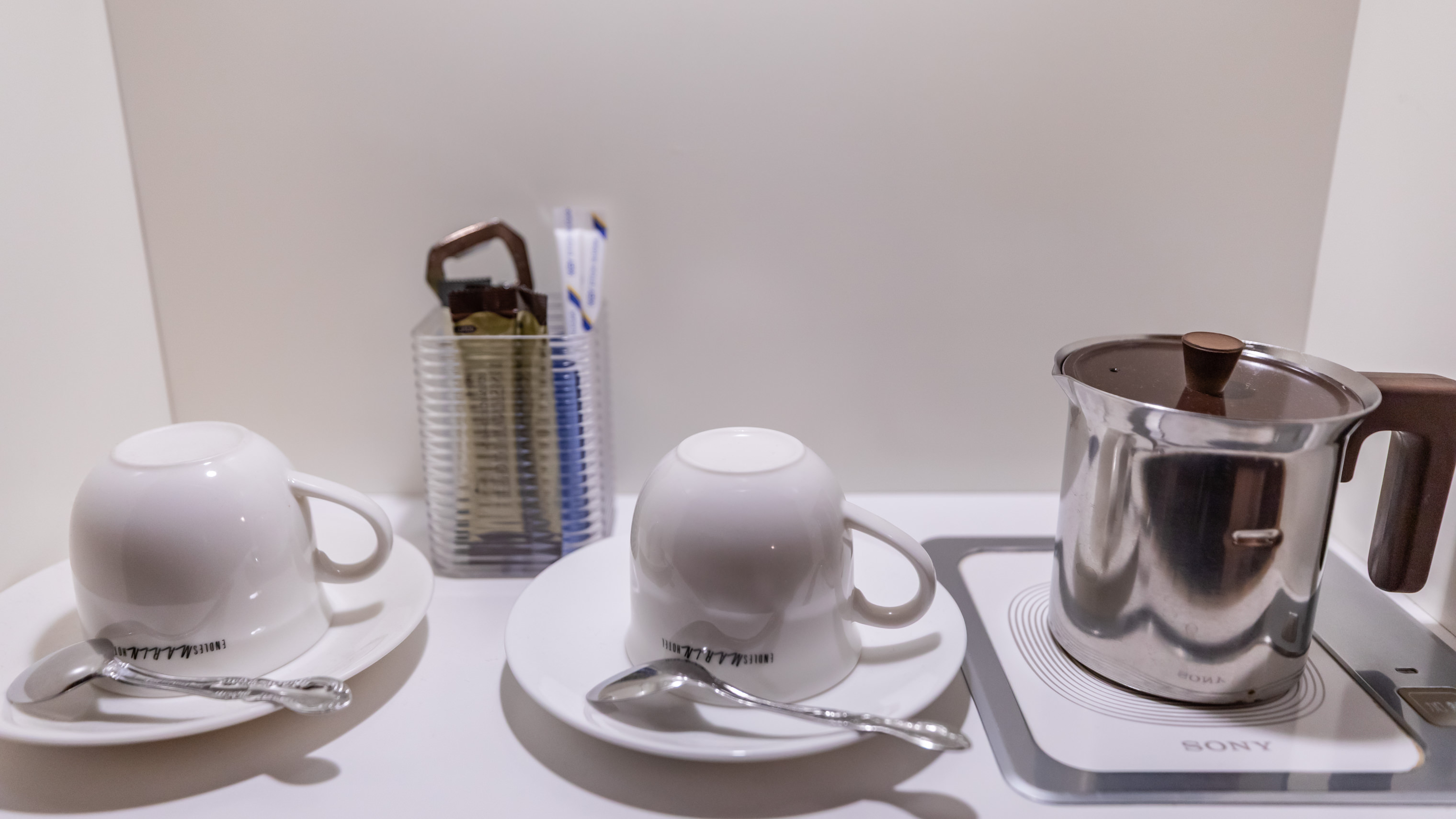 《客室》ツインルーム（一例）