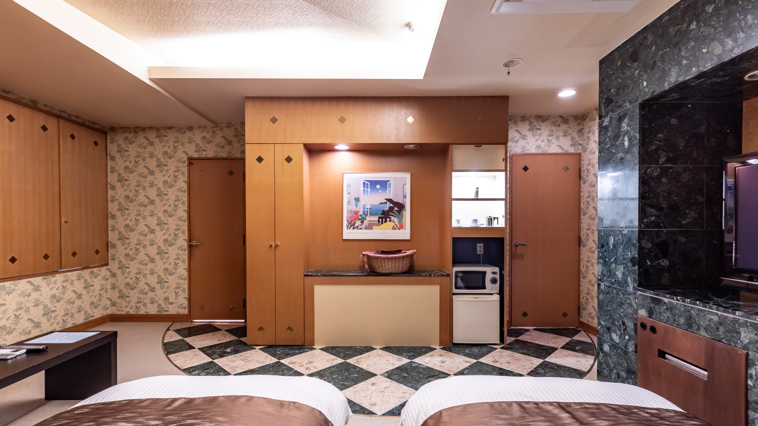 《客室》ツインルーム（一例）