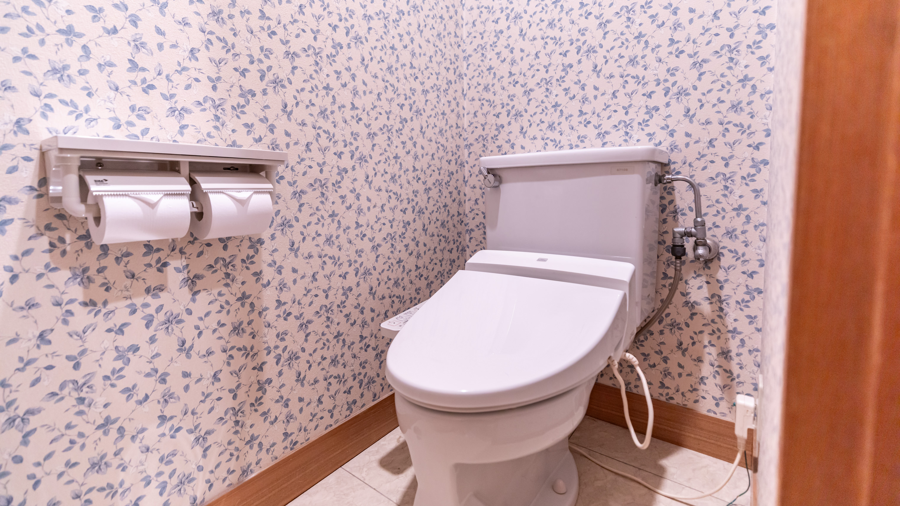 《客室》ツインルーム（一例）