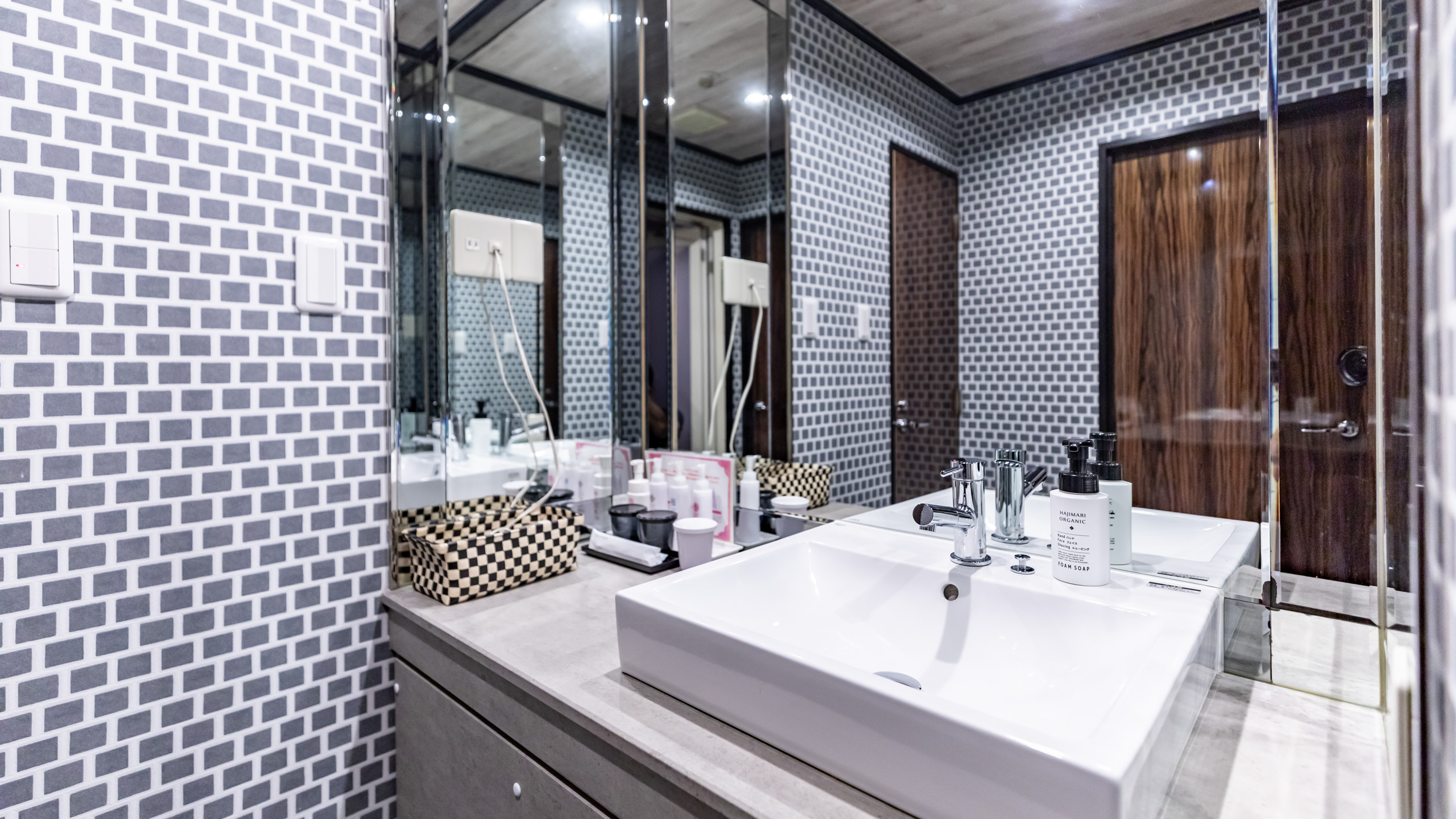 《客室》トリプルルーム（一例）