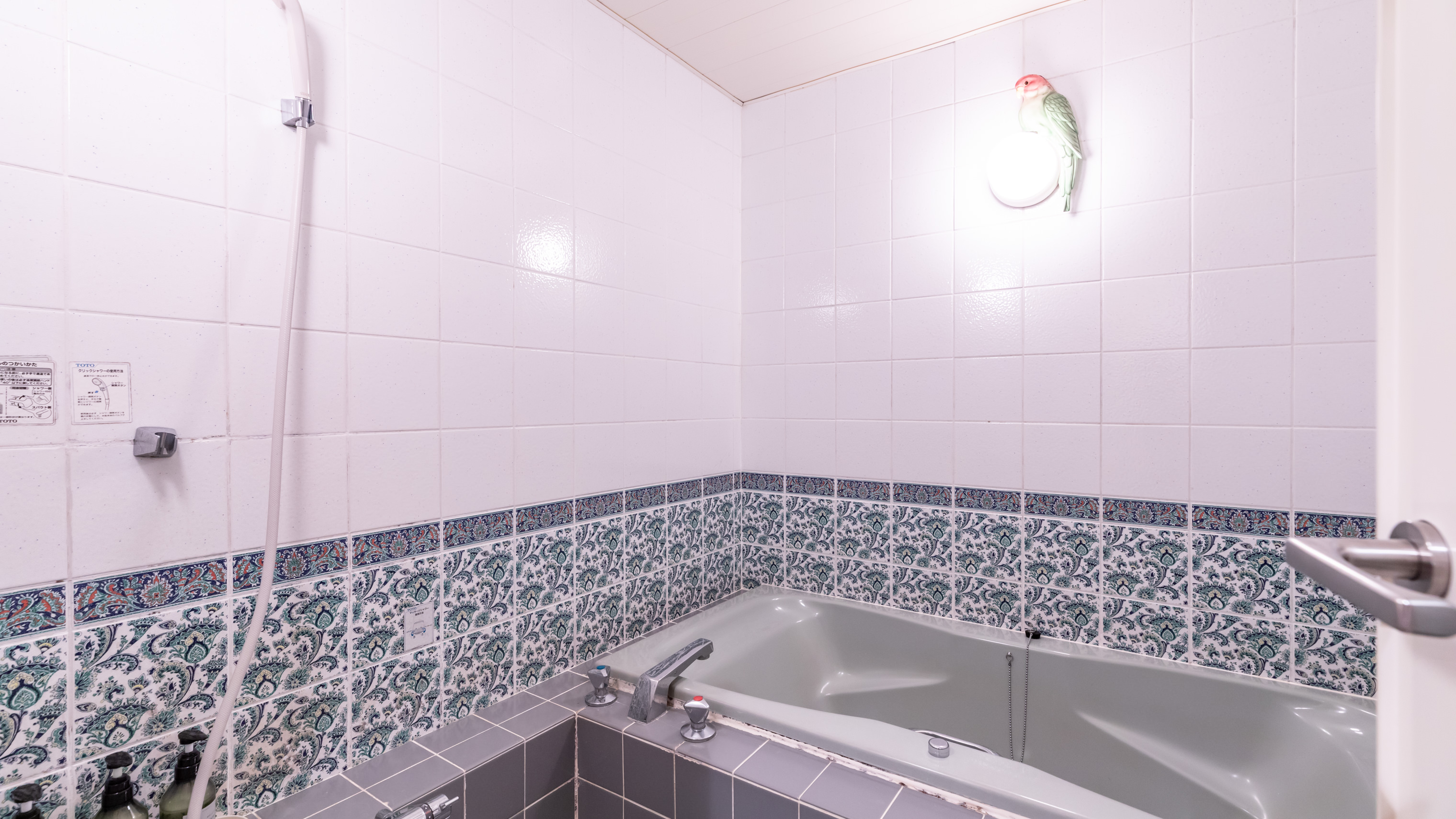 《客室》ツインルーム（一例）