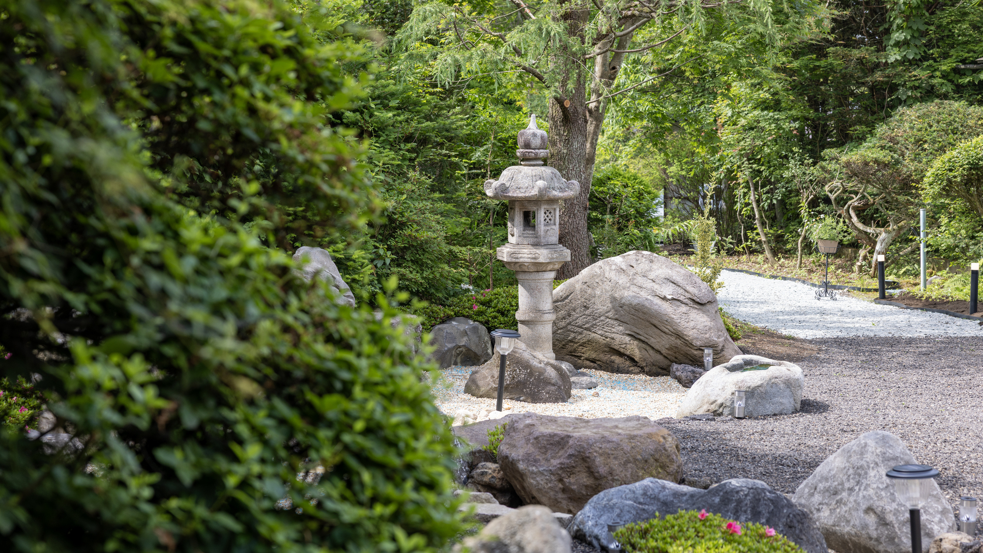 ホテルの日本庭園