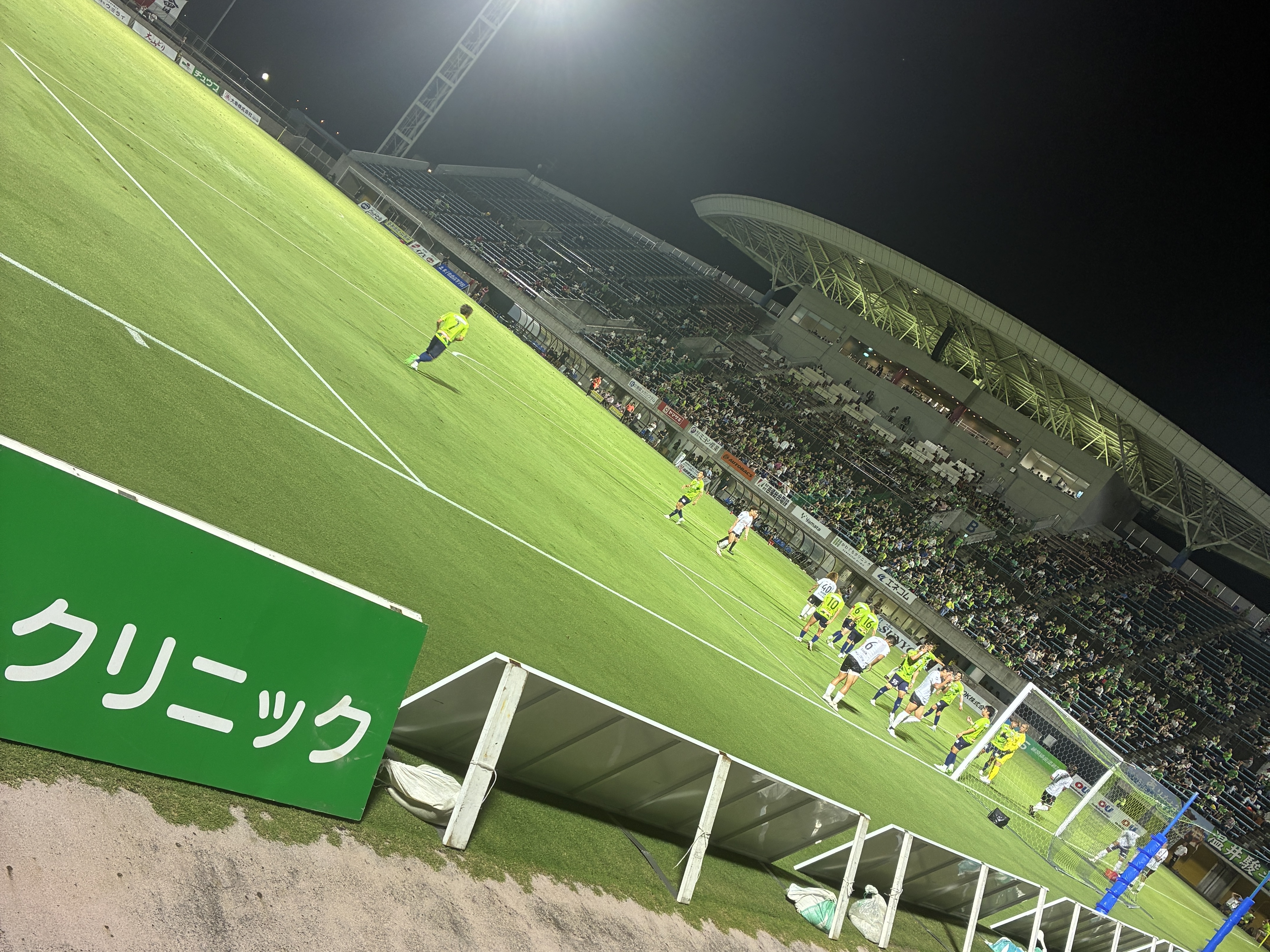 Axisバードスタジアム（アパホテルから車で8分、試合開催日は鳥取駅からシャトルバス運行